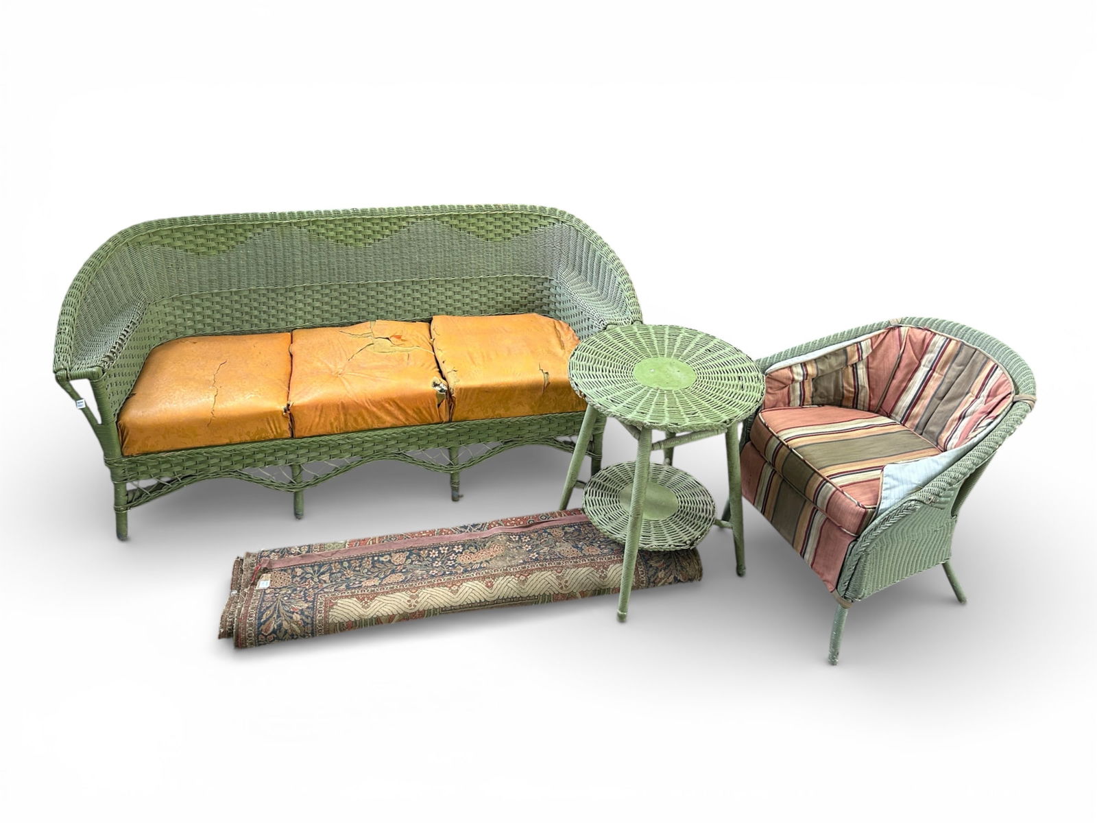 3 Pc. Vintage Green Wicker Patio Set. (1 of 11)