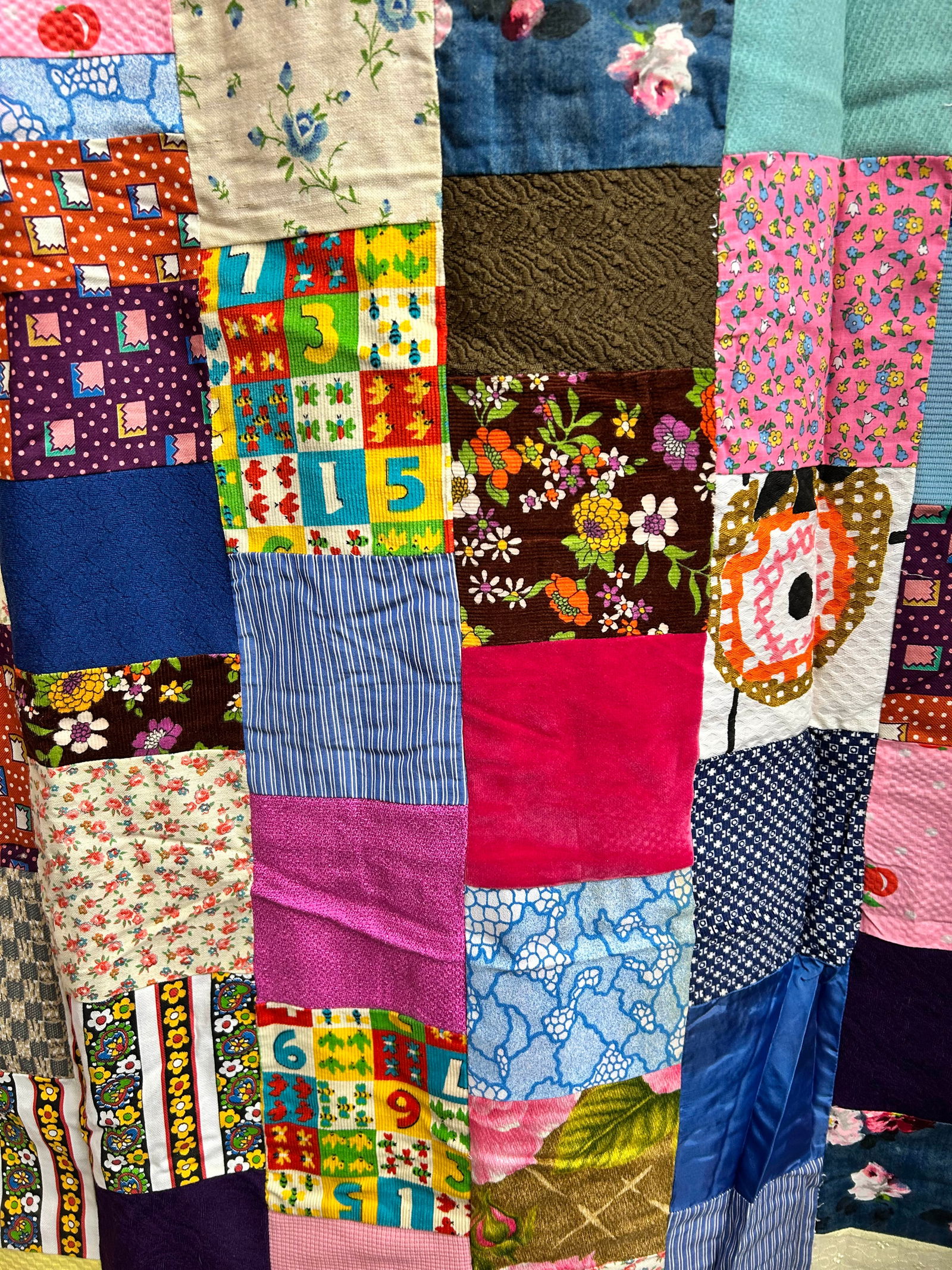 10' 4" x 10' 6" Patchwork Quilt. - 3