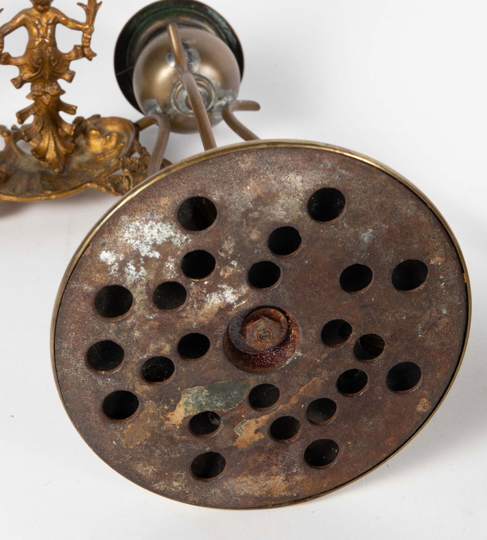 Lot: Plateau Mirrors, Clock, Candlestick. - 5