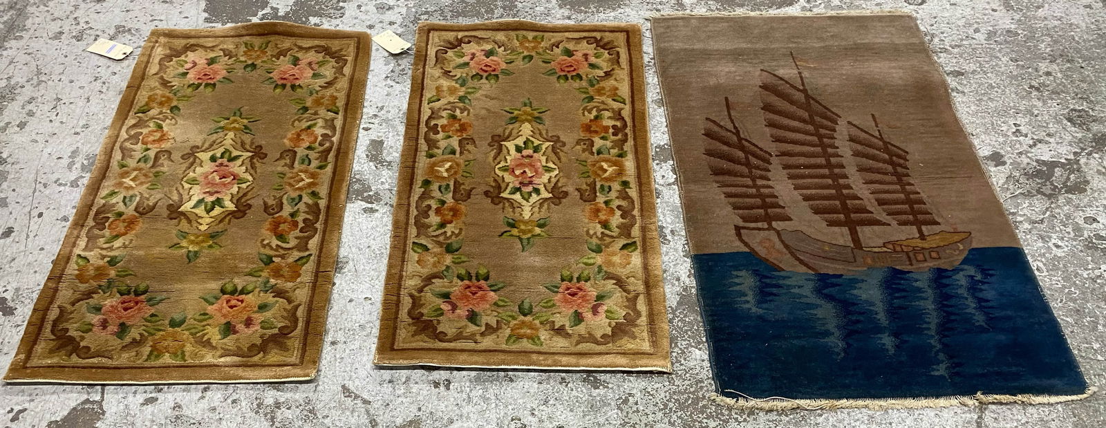 Lot of 3 Smaller Art Deco Rugs. (1 of 6)