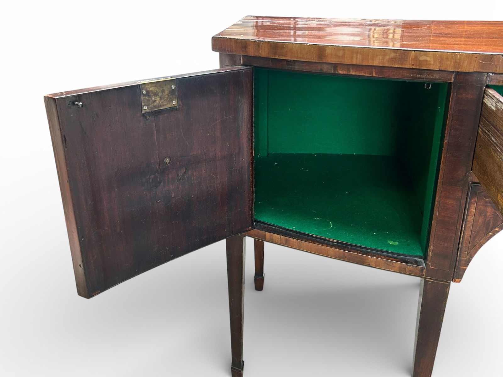 Mahogany Bowfront Buffet. - 6