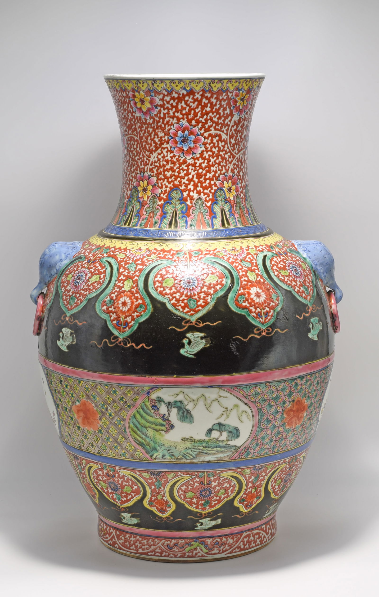 Large Chinese Porcelain Handpainted Vase. (1 of 5)