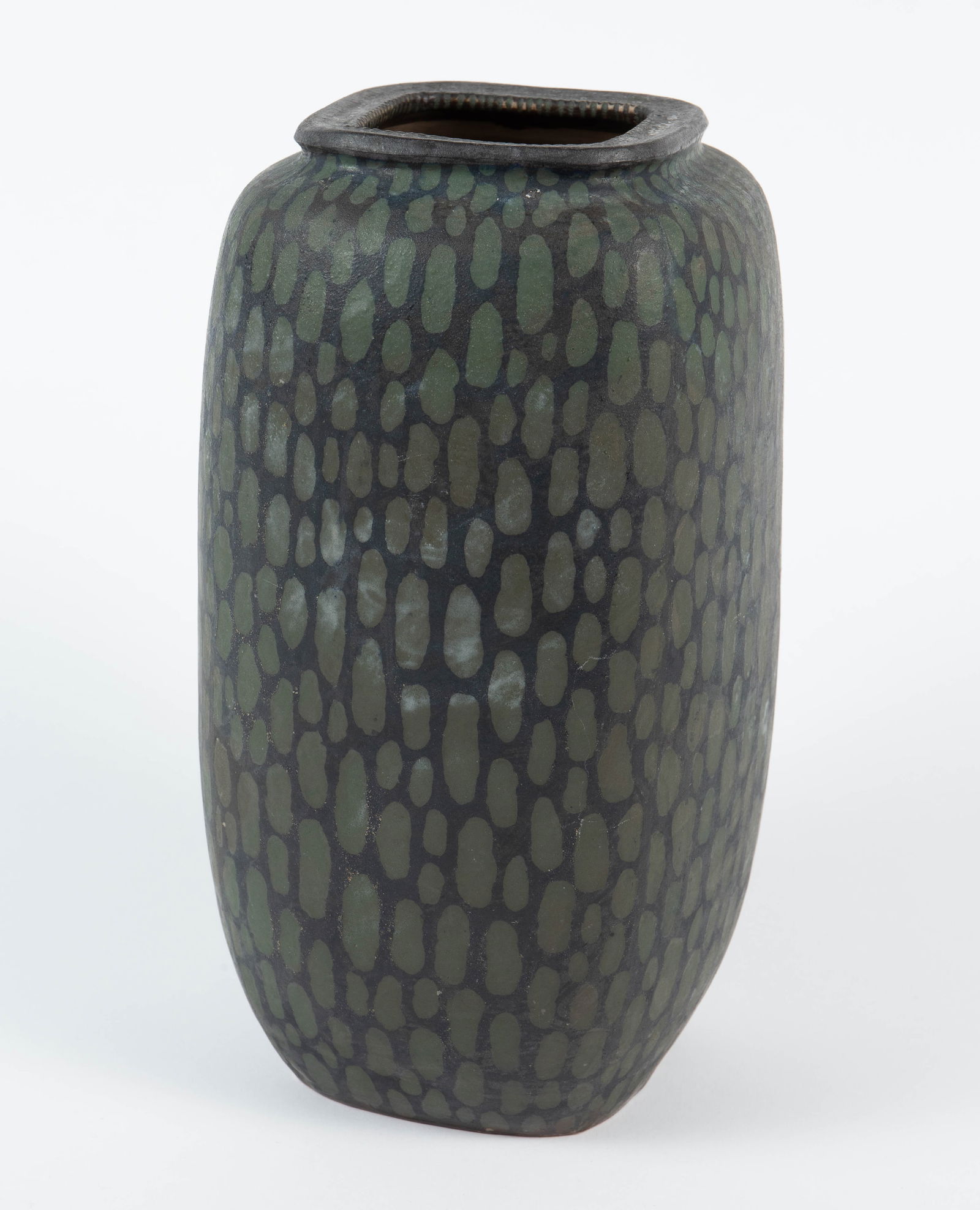 Martin Brothers 1911 Signed Pottery Vase. (1 of 6)