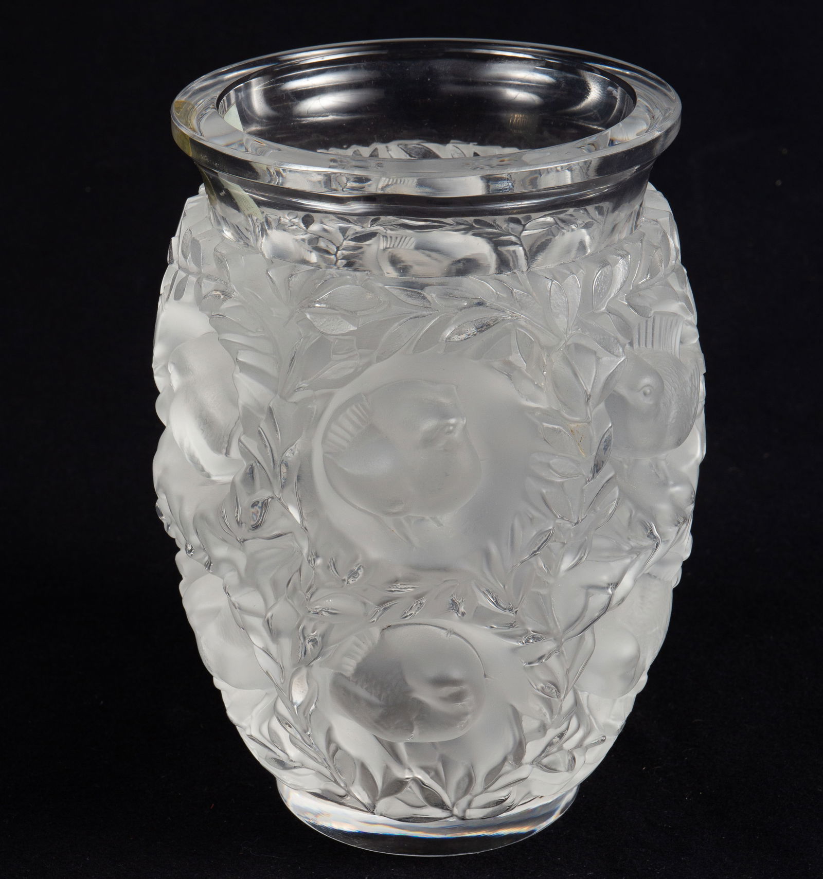 Lalique Crystal Bagatelle Vase w/ Sparrows. (1 of 8)