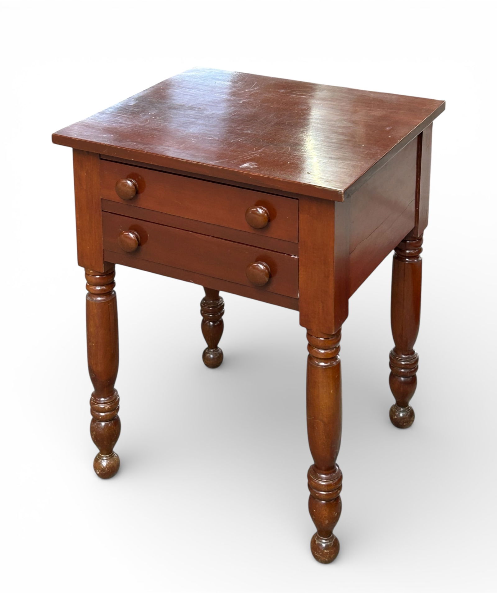 Antique Early American Style Nightstand. (1 of 4)