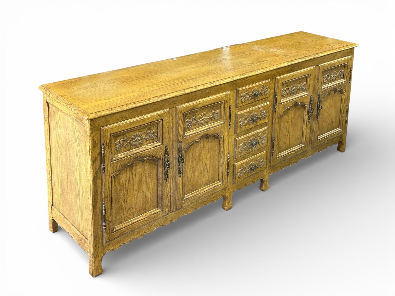Baker Country French Oak Sideboard. (1 of 9)
