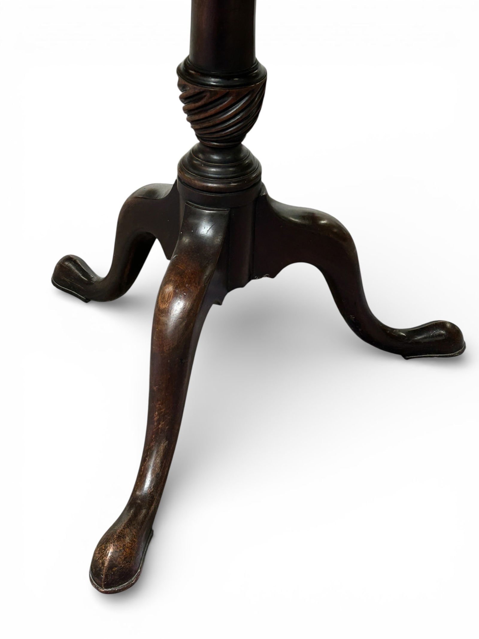 Mahogany Tilt Top Piecrust Table. - 8