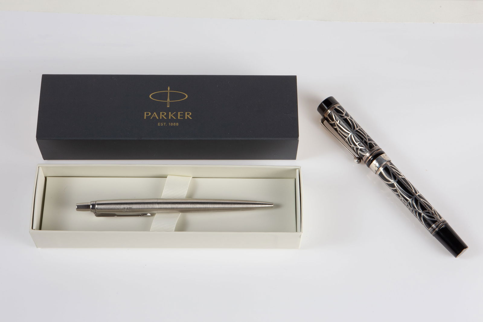 2 Rollerball Pens - Laban Labrados 925 & Parker. (1 of 6)