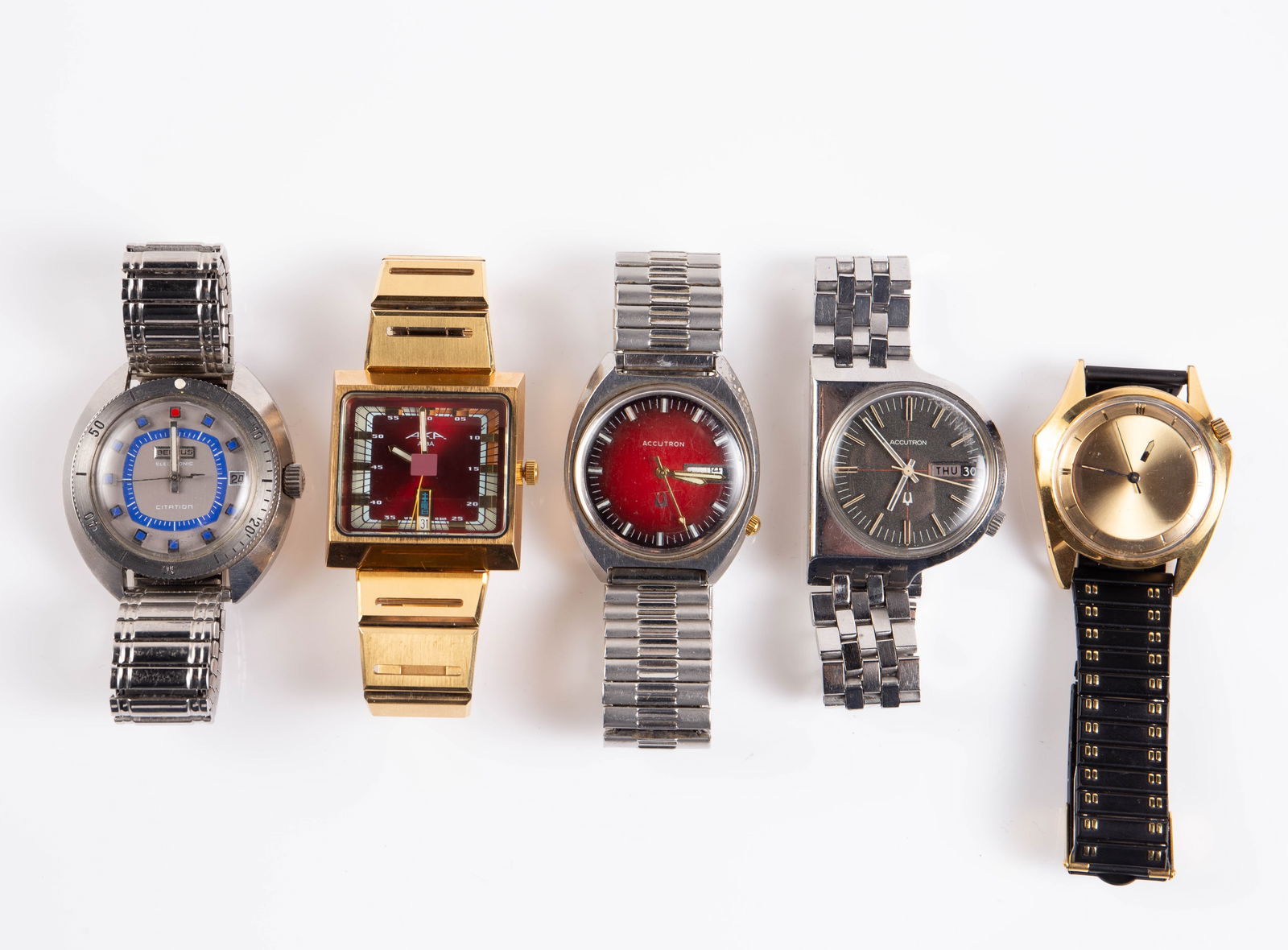 5 Vintage Mens' Watches - Zodiac, AKA, Bulova, Etc (1 of 14)