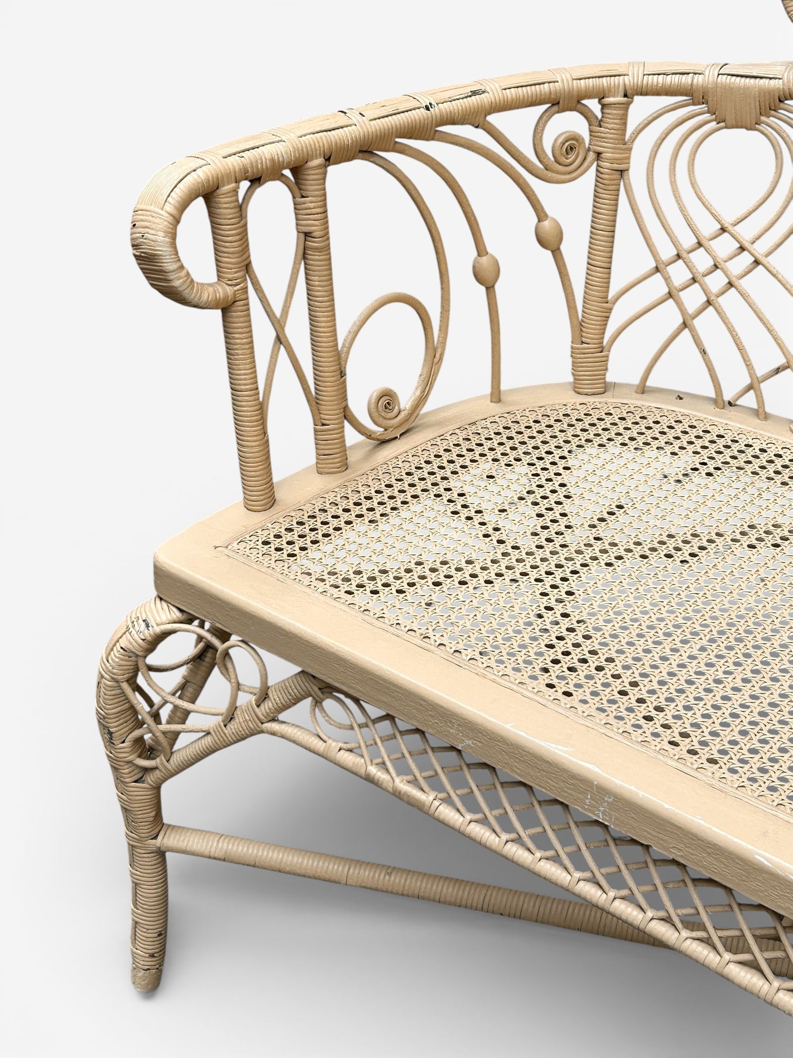 Peacock Style Wicker Loveseat. - 2