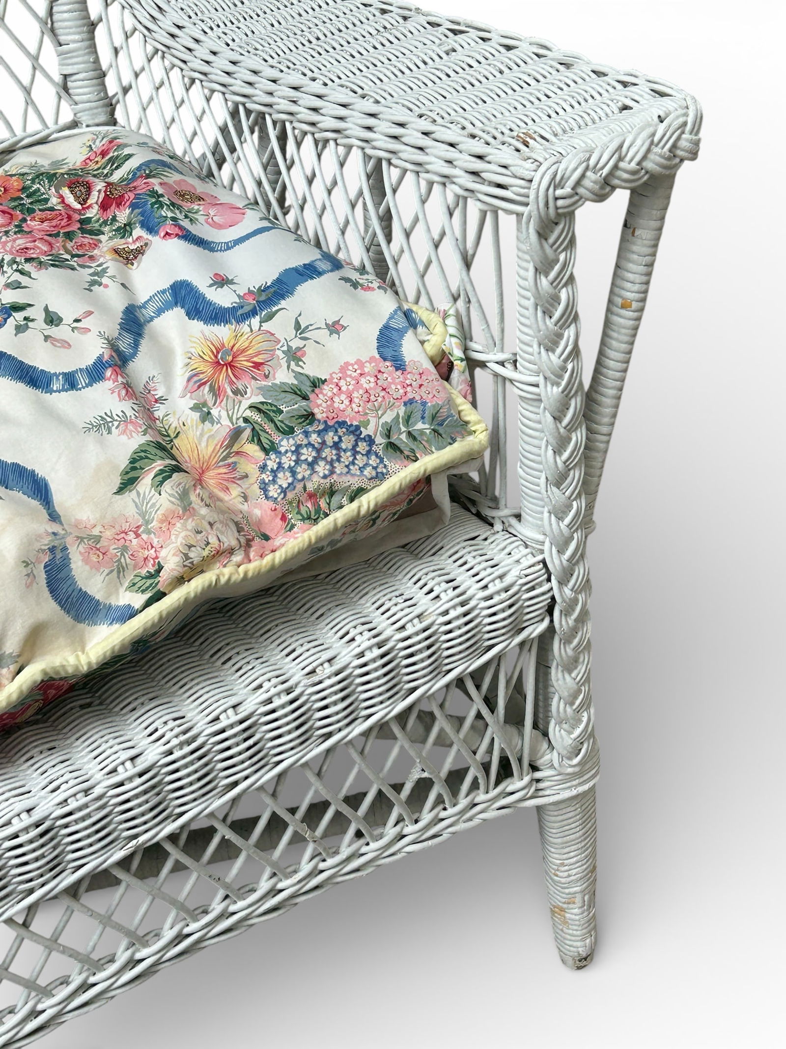 White Wicker Sofa & Three Tables. - 3