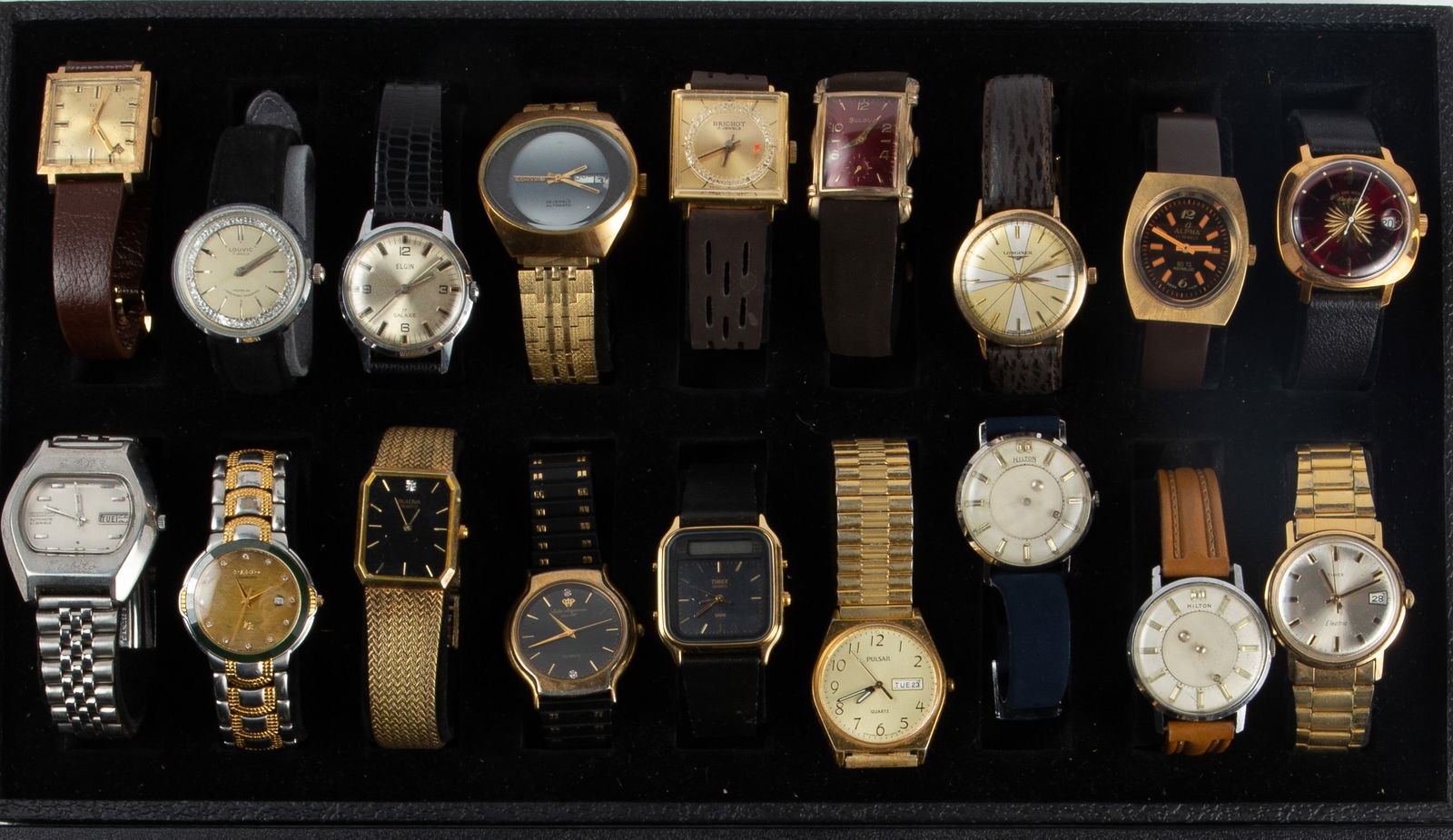 18 Vintage Mens' Watches - Alpha, Elgin, Louvic.: The lot contains 18 vintage mostly automatic mens' watches. The automatic watches are: Elgin date, Louvic 17 jewels, Elgin 17 Galaxie, Samourai 25 jewels Spanish date, Bichot 17 jewels, Bulova red dia