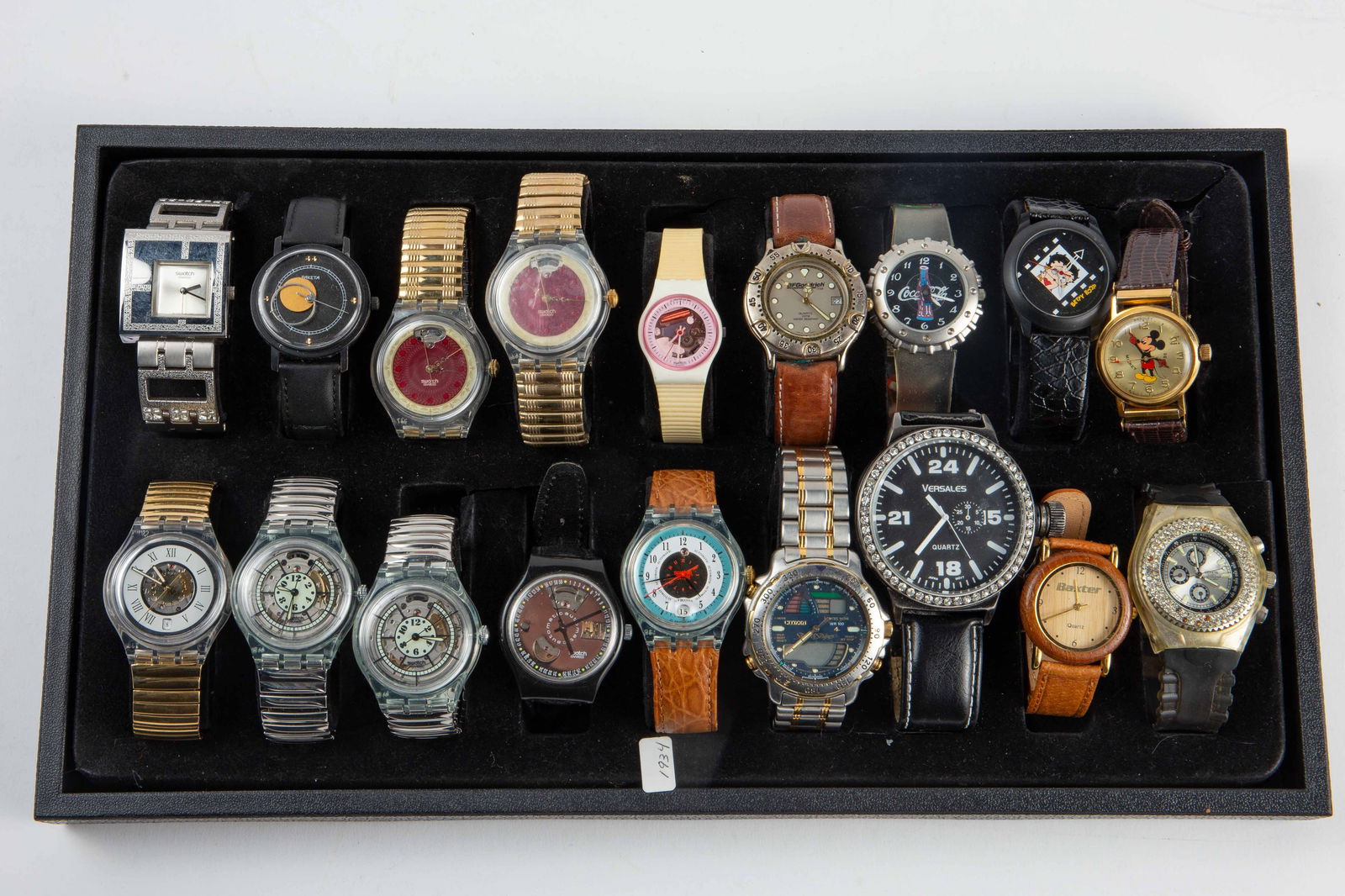 18 Watches - Swatch, Paketa Copernic, More.: The lot contains 18 quartz and automatic wrist watches. There are 9 Swatch watches, including 7 automatic timepieces. All of the automatic watches tick. The other watches included are Paketa Raketa Co