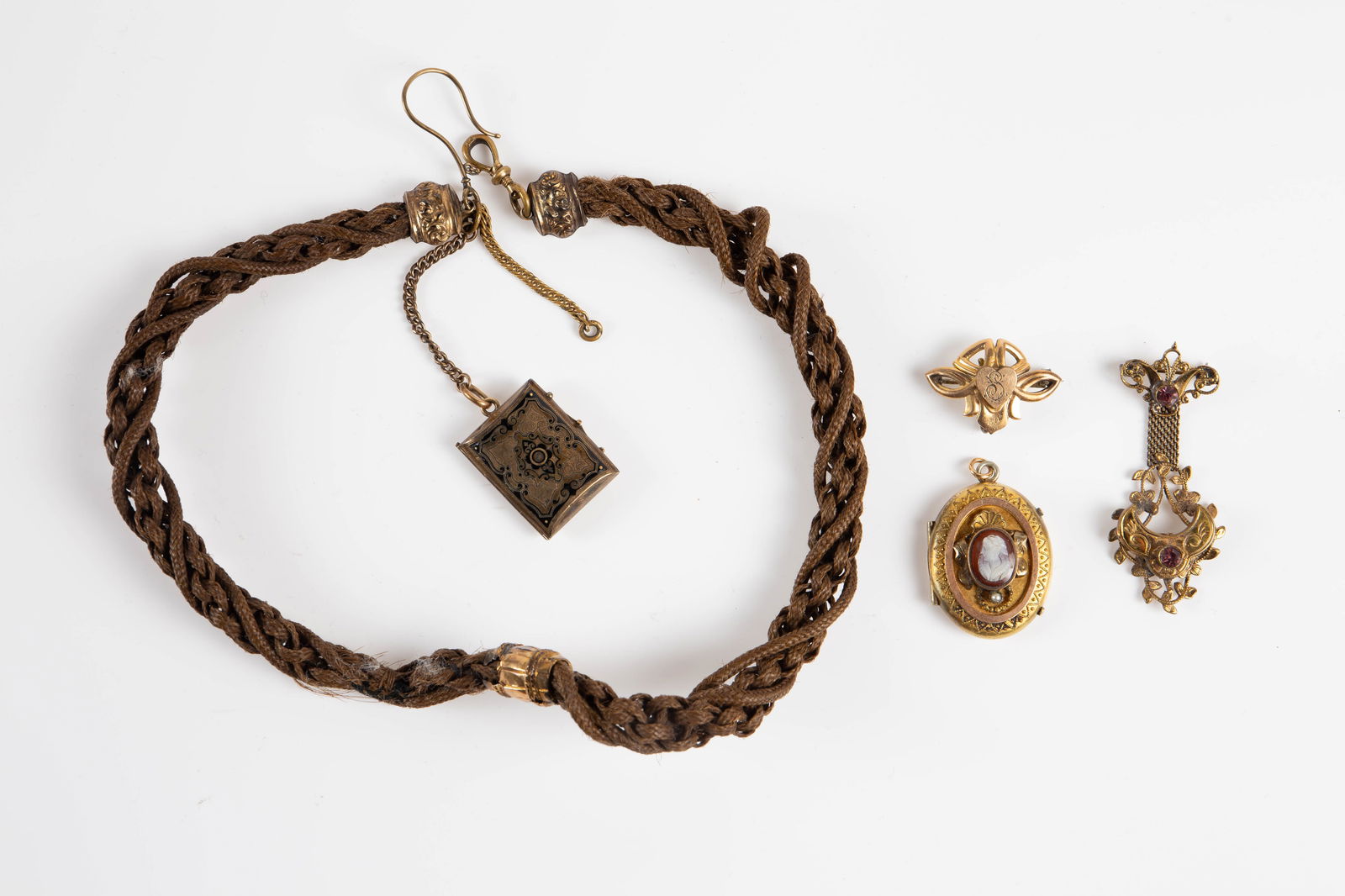 Victorian Jewelry w/ Hair Necklace Mourning Locket (1 of 8)