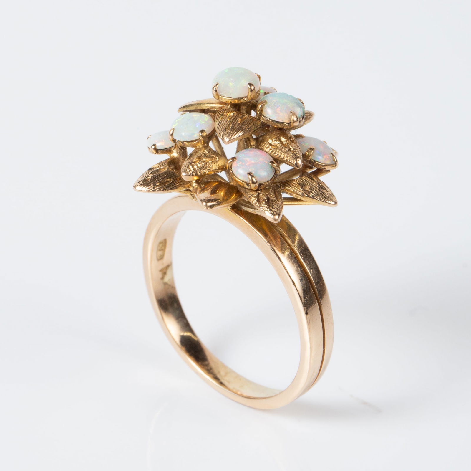 Vintage 14K Gold Ring w/ Opals. (1 of 5)