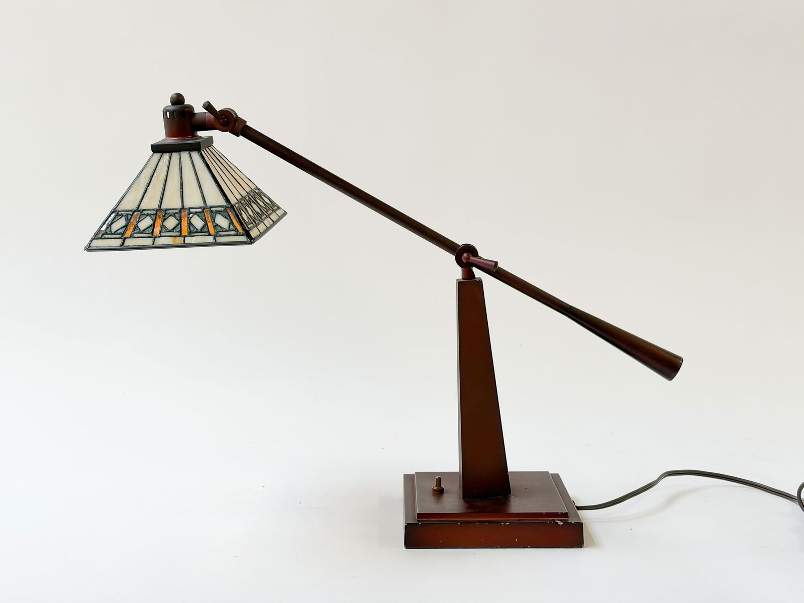 Prairie Style Desk Lamp w/ Stained Glass Shade. (1 of 6)