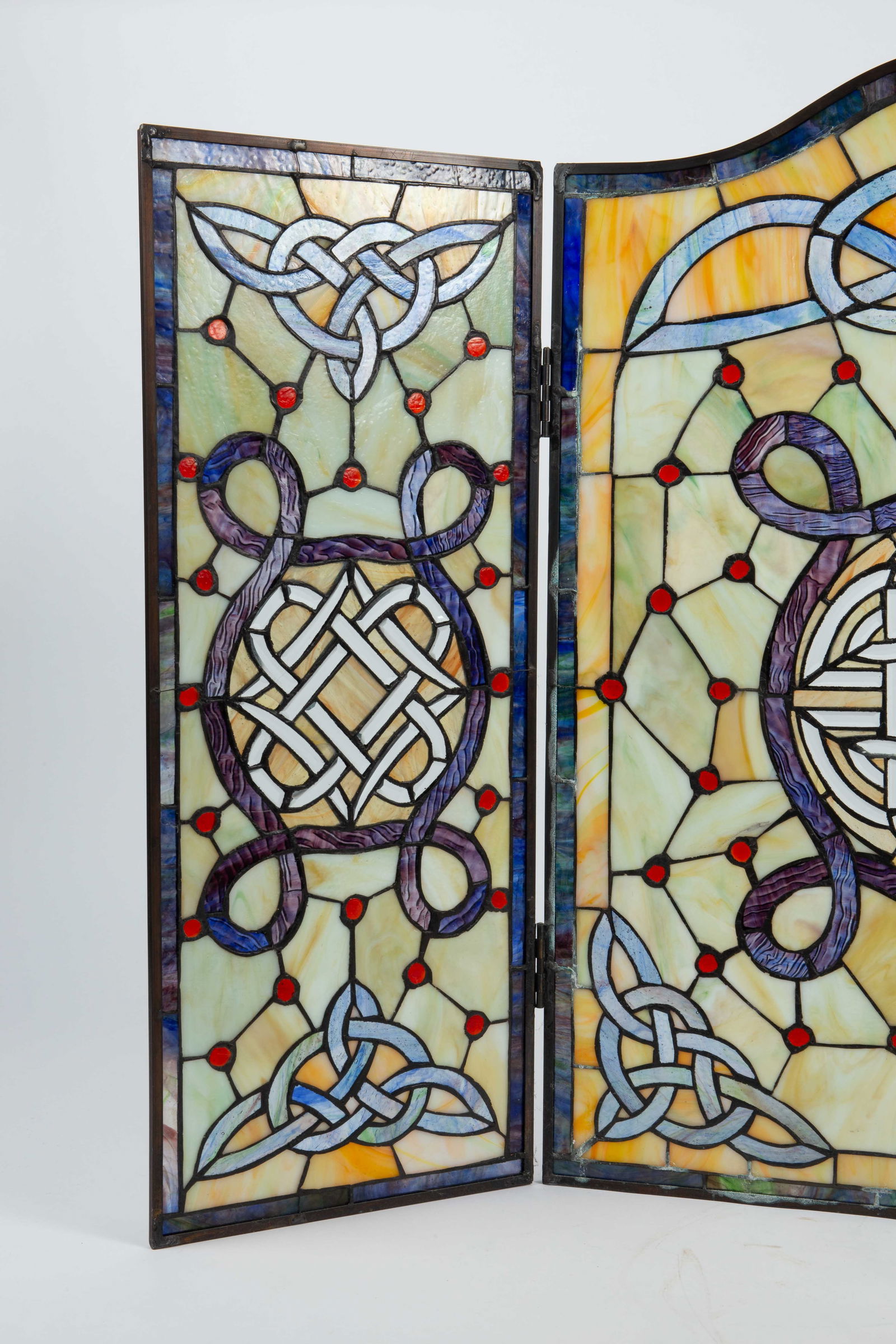 Celtic Knot Stained Glass Fire Screen. - 3