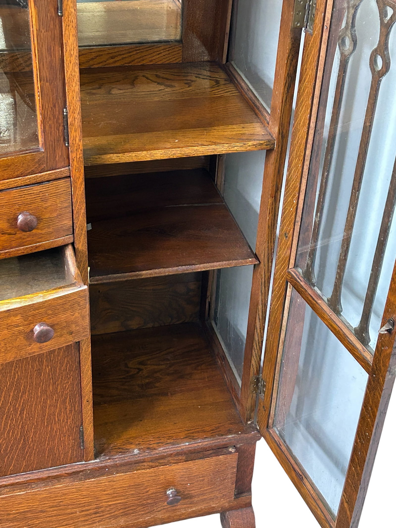 Antique Tiger Oak Display Case. - 7