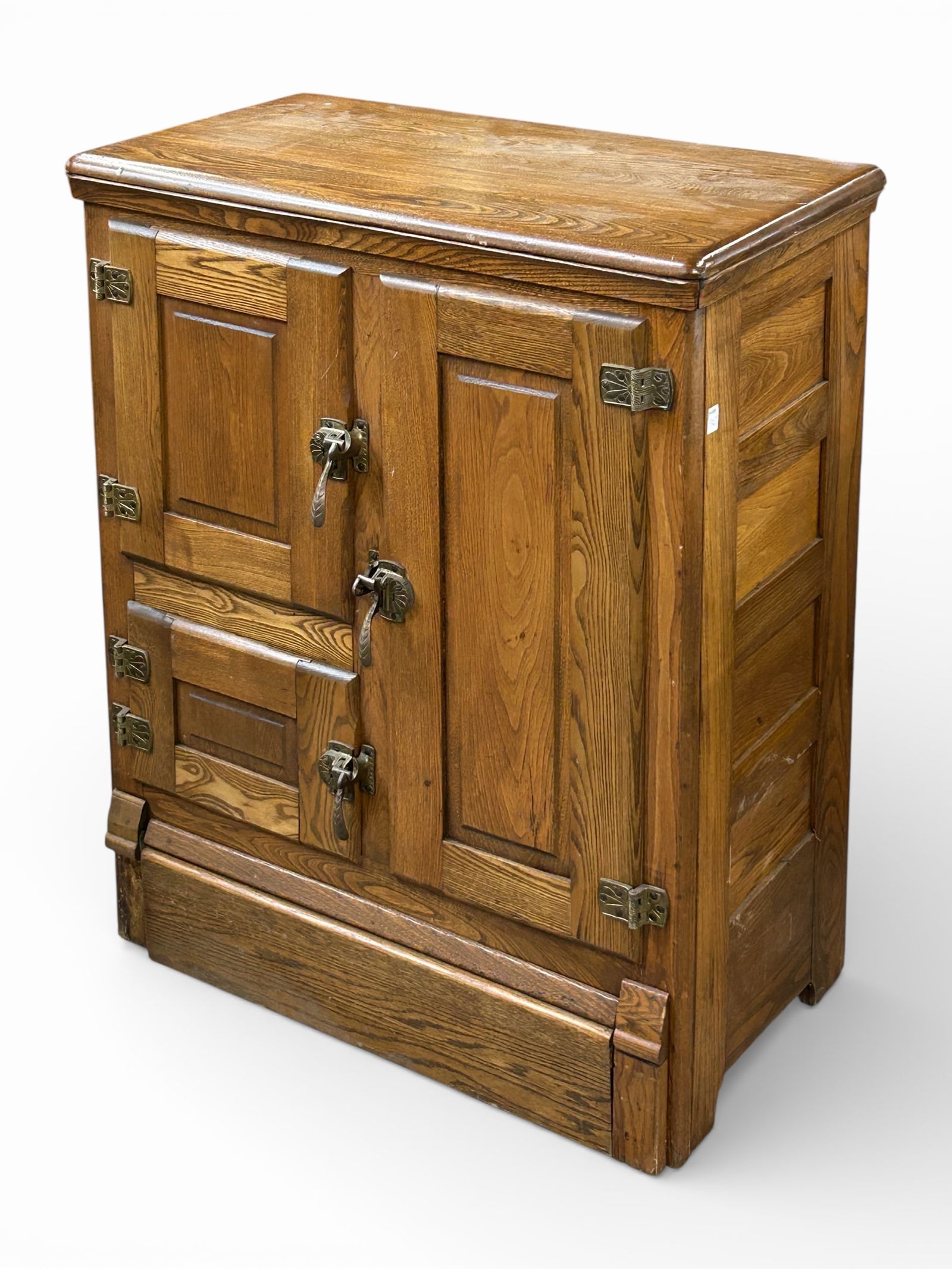 Antique Oak Ice Box. (1 of 9)