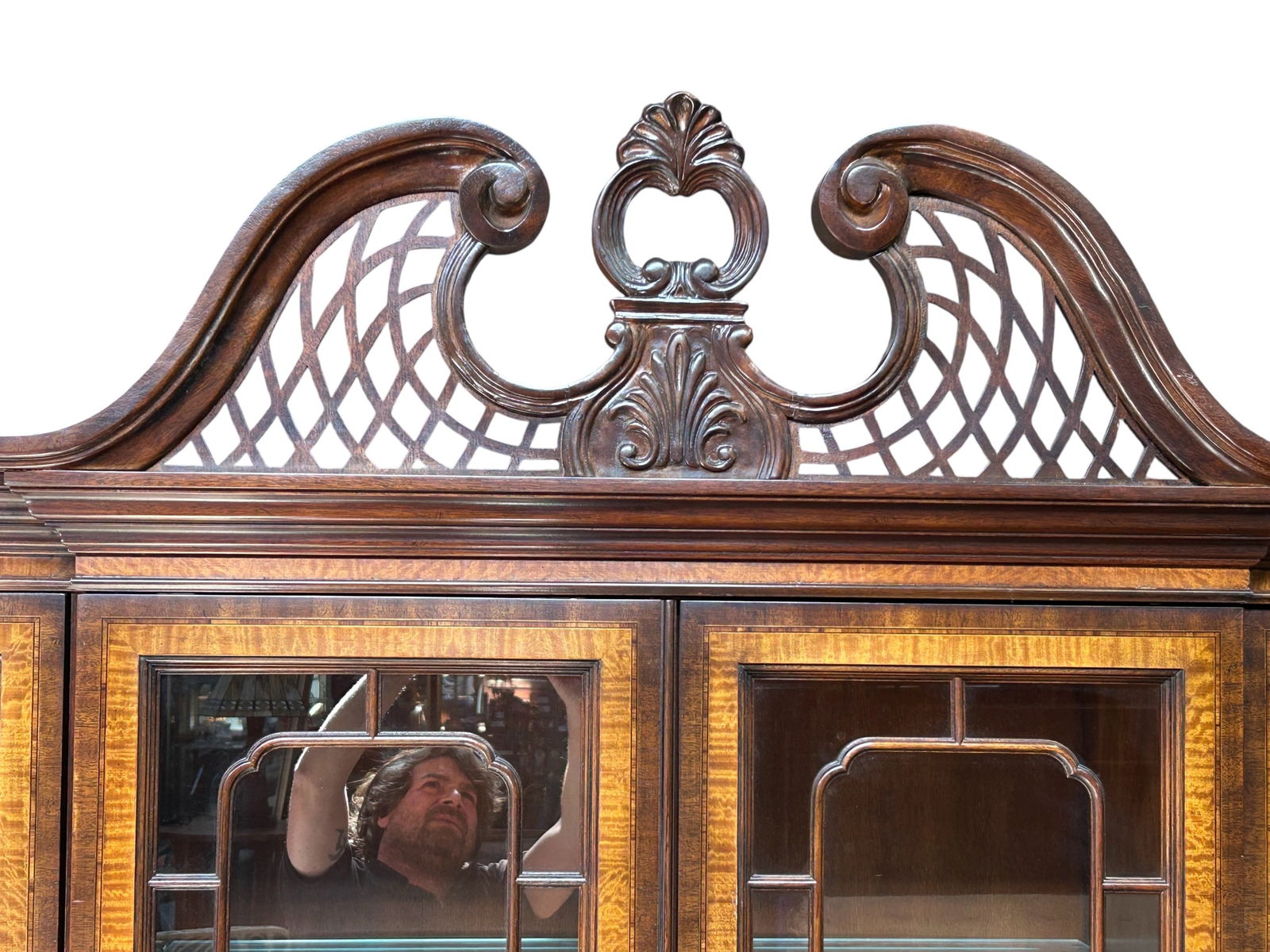 Drexel Heritage Mahogany Breakfront. - 2