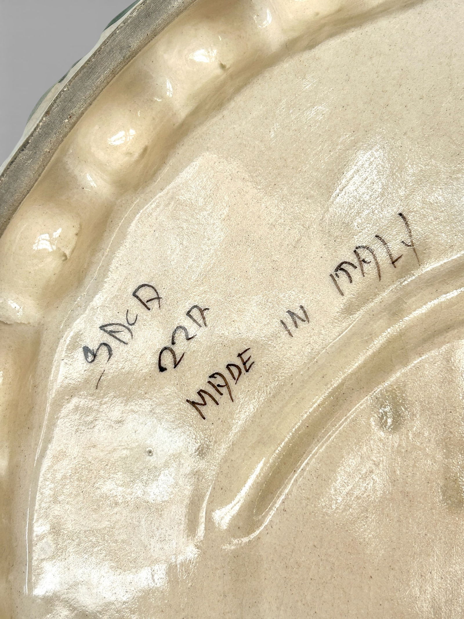 Della Robbia Tondo Plaque. - 5