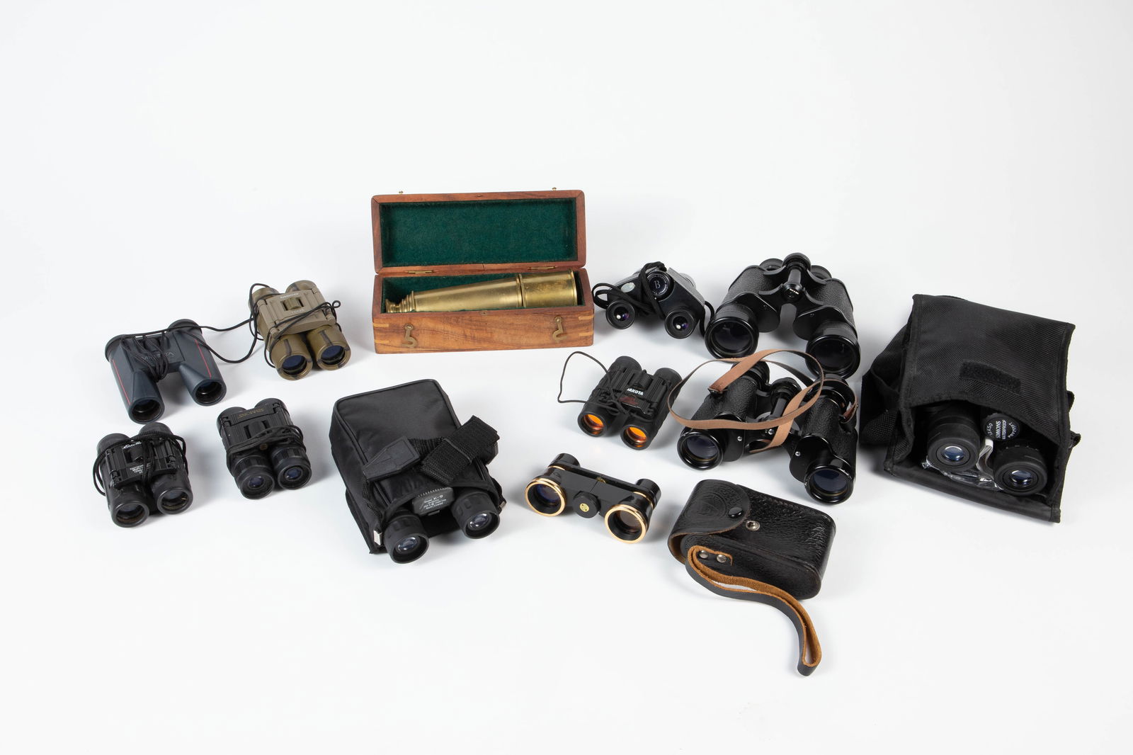 Lot of Mostly Vintage Binoculars. (1 of 4)