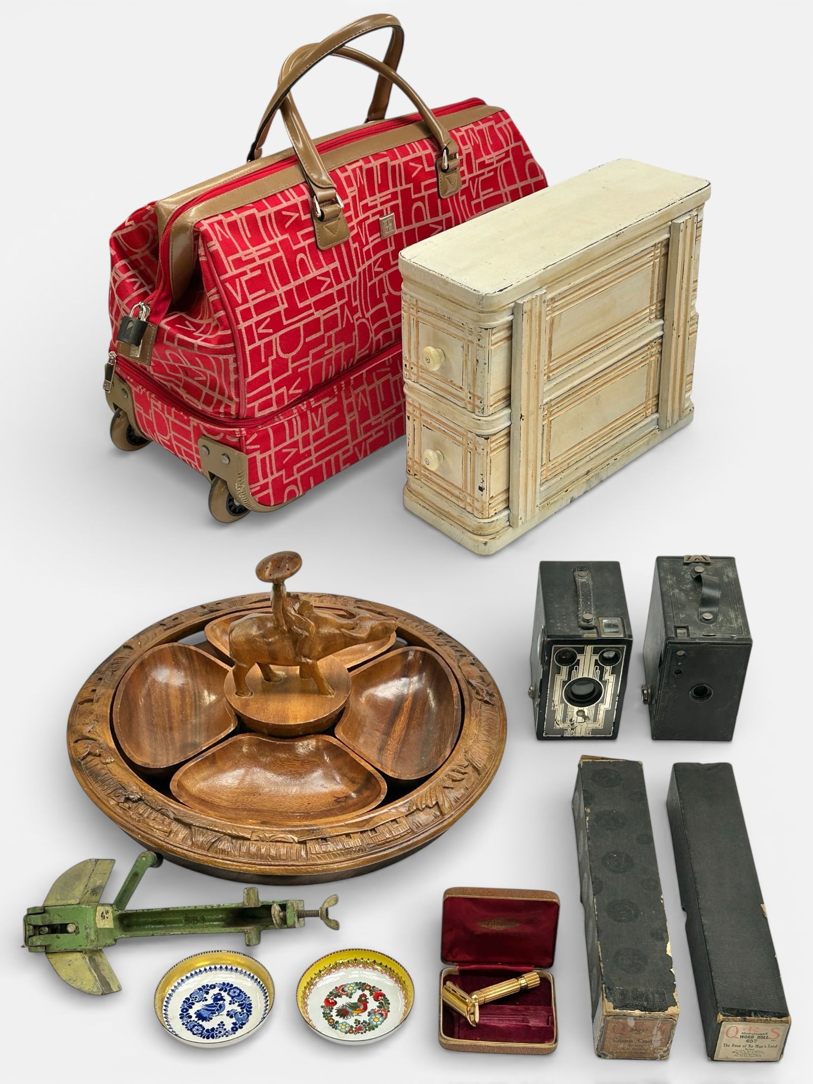 Lot: Brownie Cameras, Diane von Furstenberg Bag. (1 of 19)