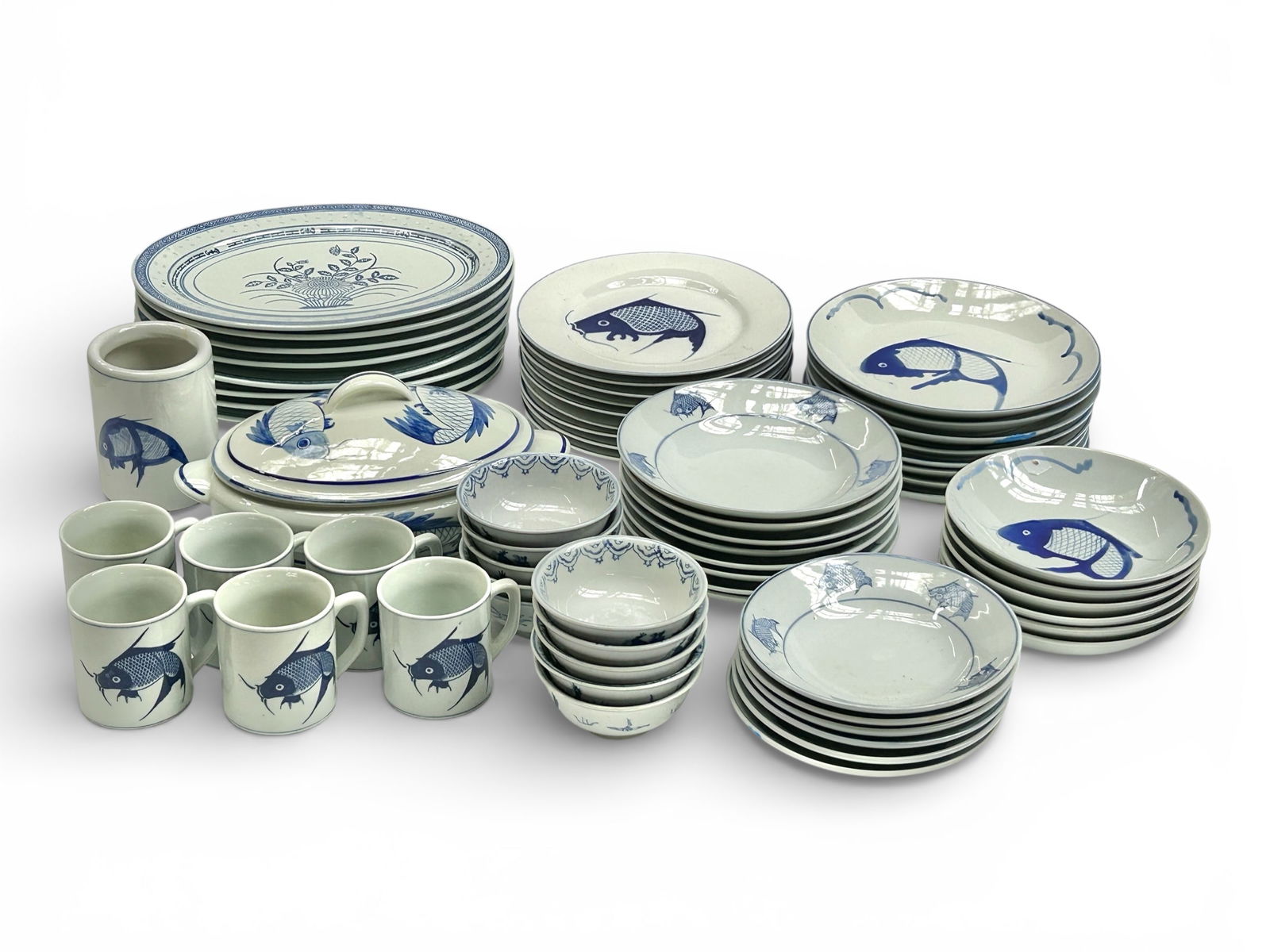 Lot of Blue & White Asian Dishes, Including Pier 1 (1 of 13)