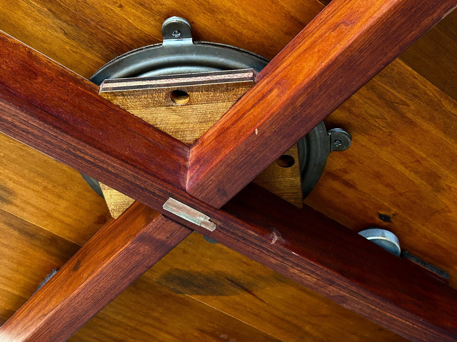 Jens Risom Lazy Susan Coffee Table. - 8