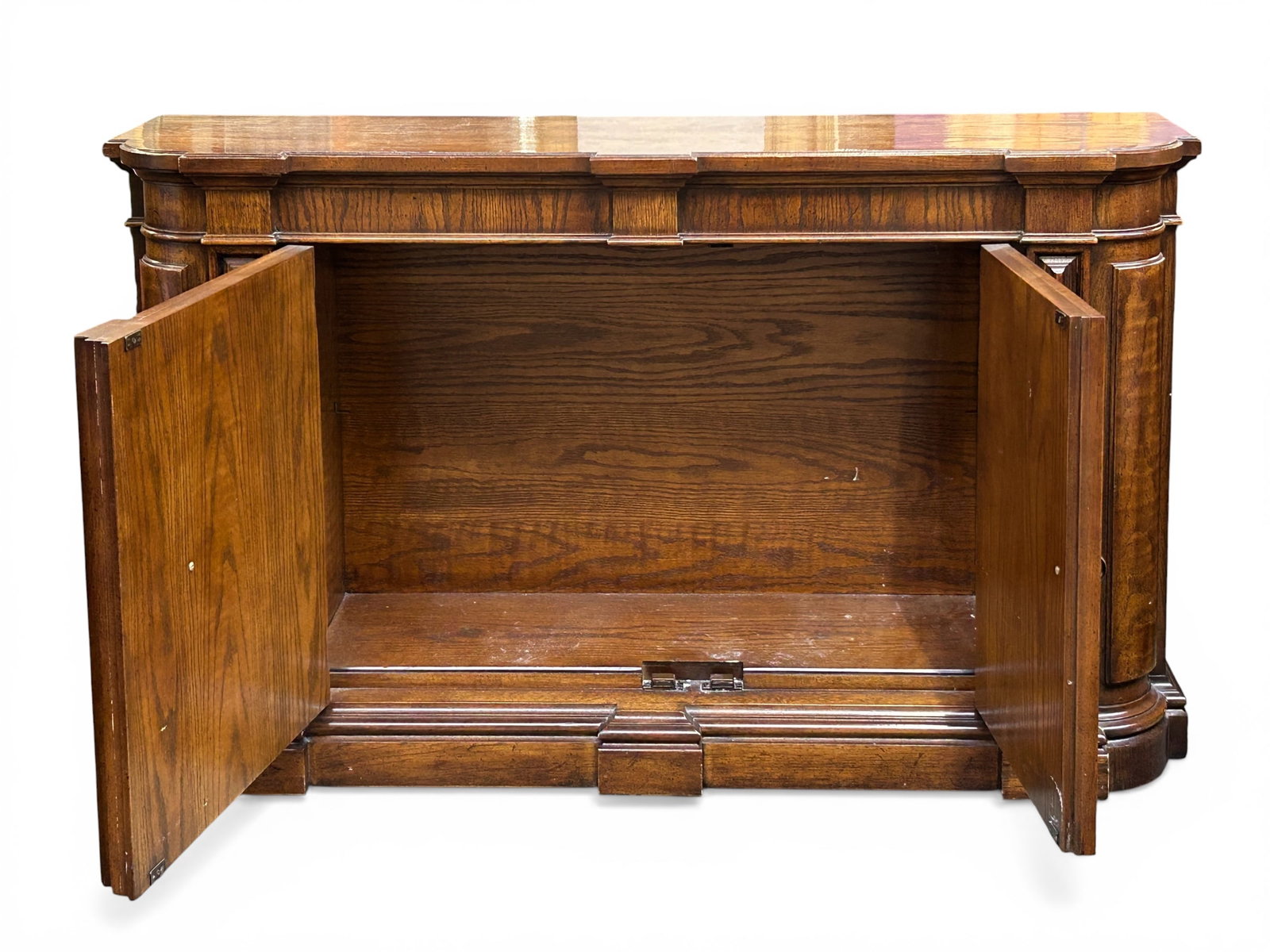 Henredon Oak Sideboard. - 3