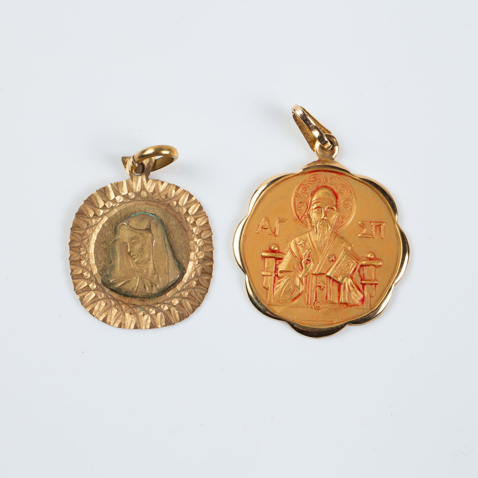 Two 18K Gold Religious Pendants. (1 of 6)