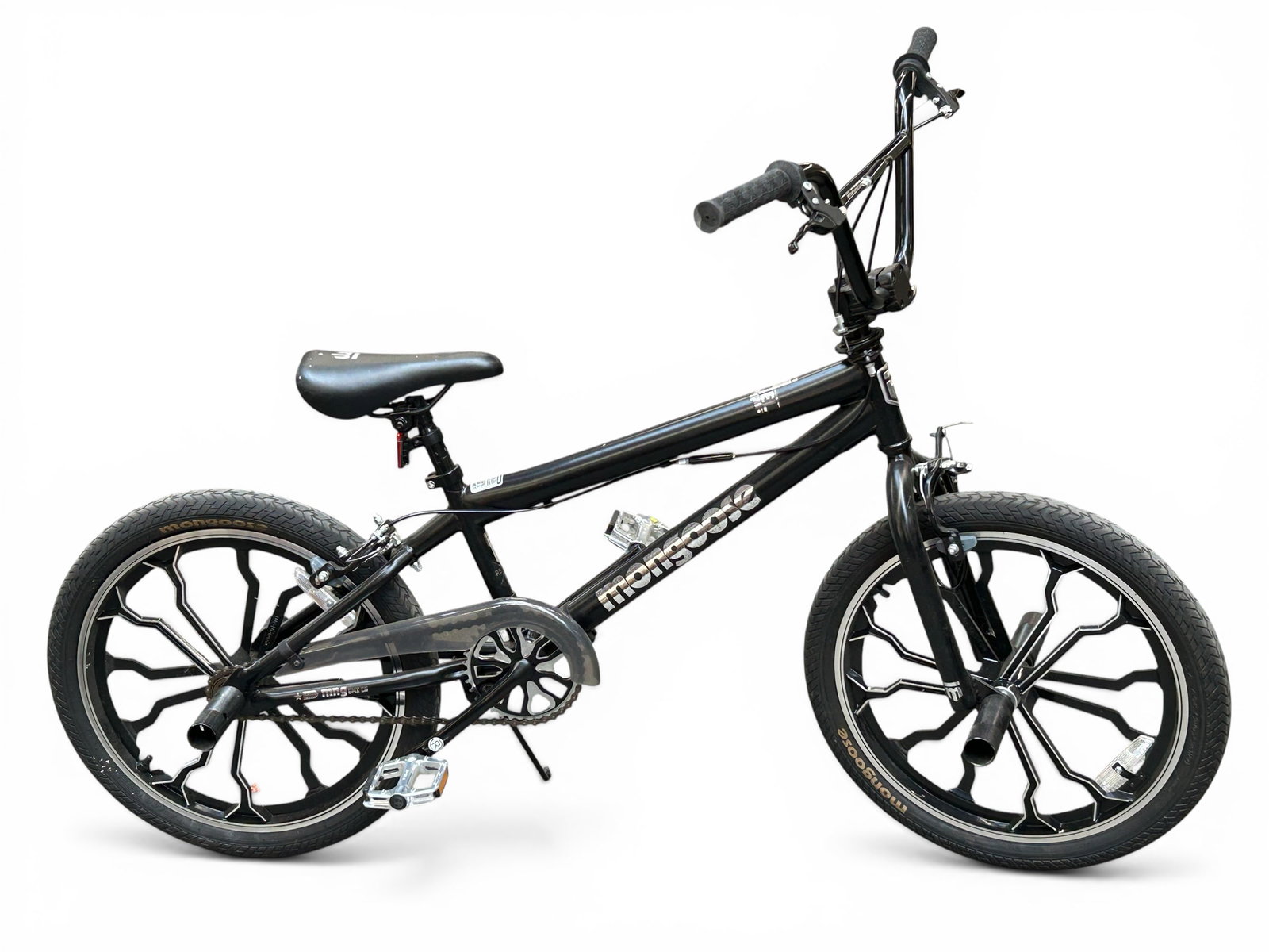 Mongoose Rebel BMX Bike.: The bike measures 28cm from the bottom bracket to the top of the seat tube. It is in good condition, with working brakes. Third-party freight shipping or personal pickup is required. Please see our