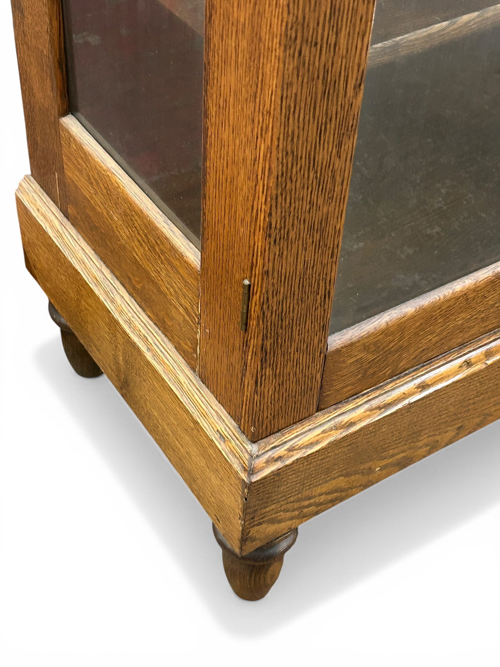 Oak Display Cabinet. - 3