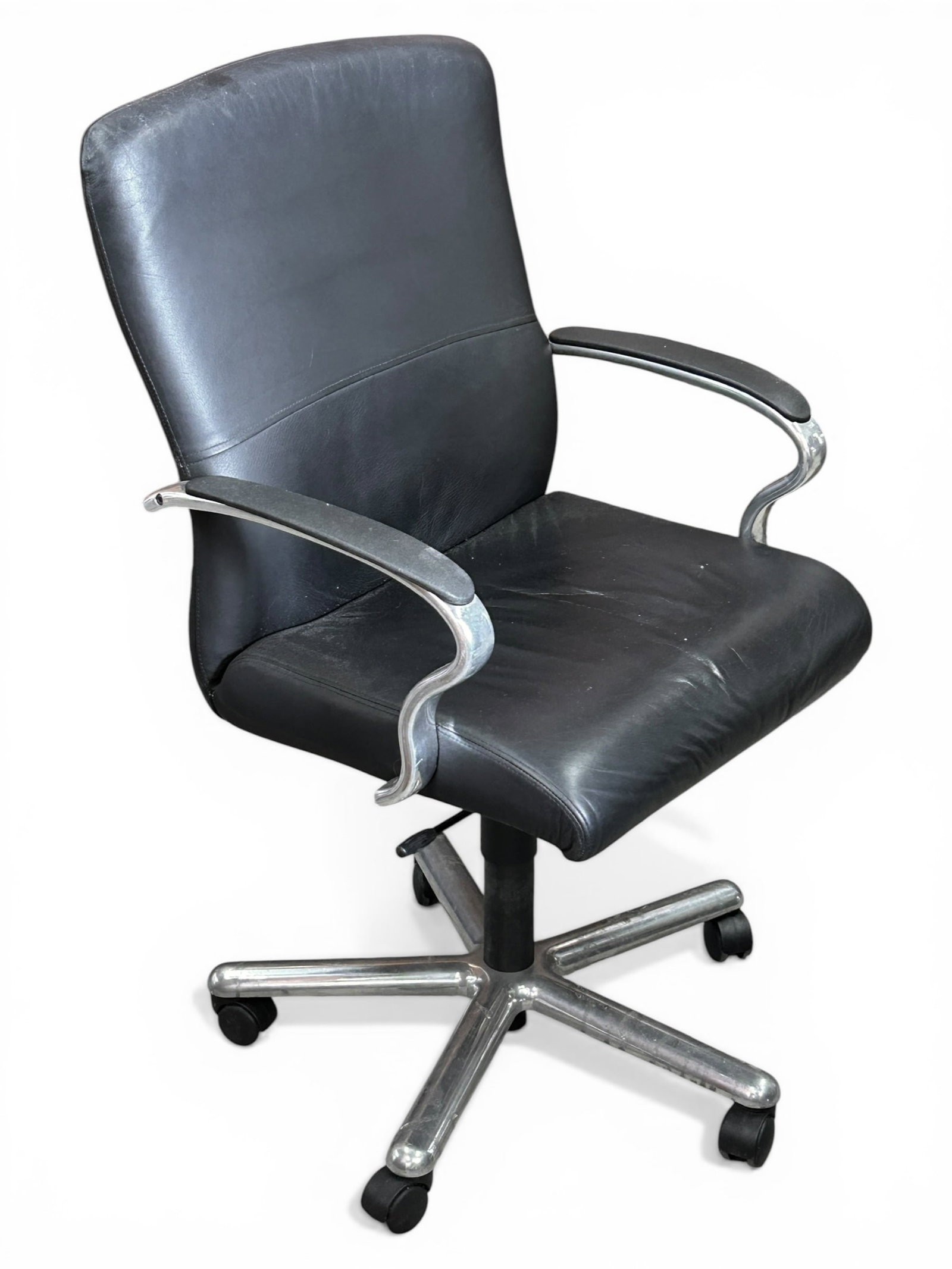 Brayton LaCosta Leather Executive Chair.: The chair is in nice condition. It spins 360 degrees, and adjusts properly. It measures 26" wide, 26" deep, and 42" tall. Third-party freight shipping or personal pickup is required. Please see our