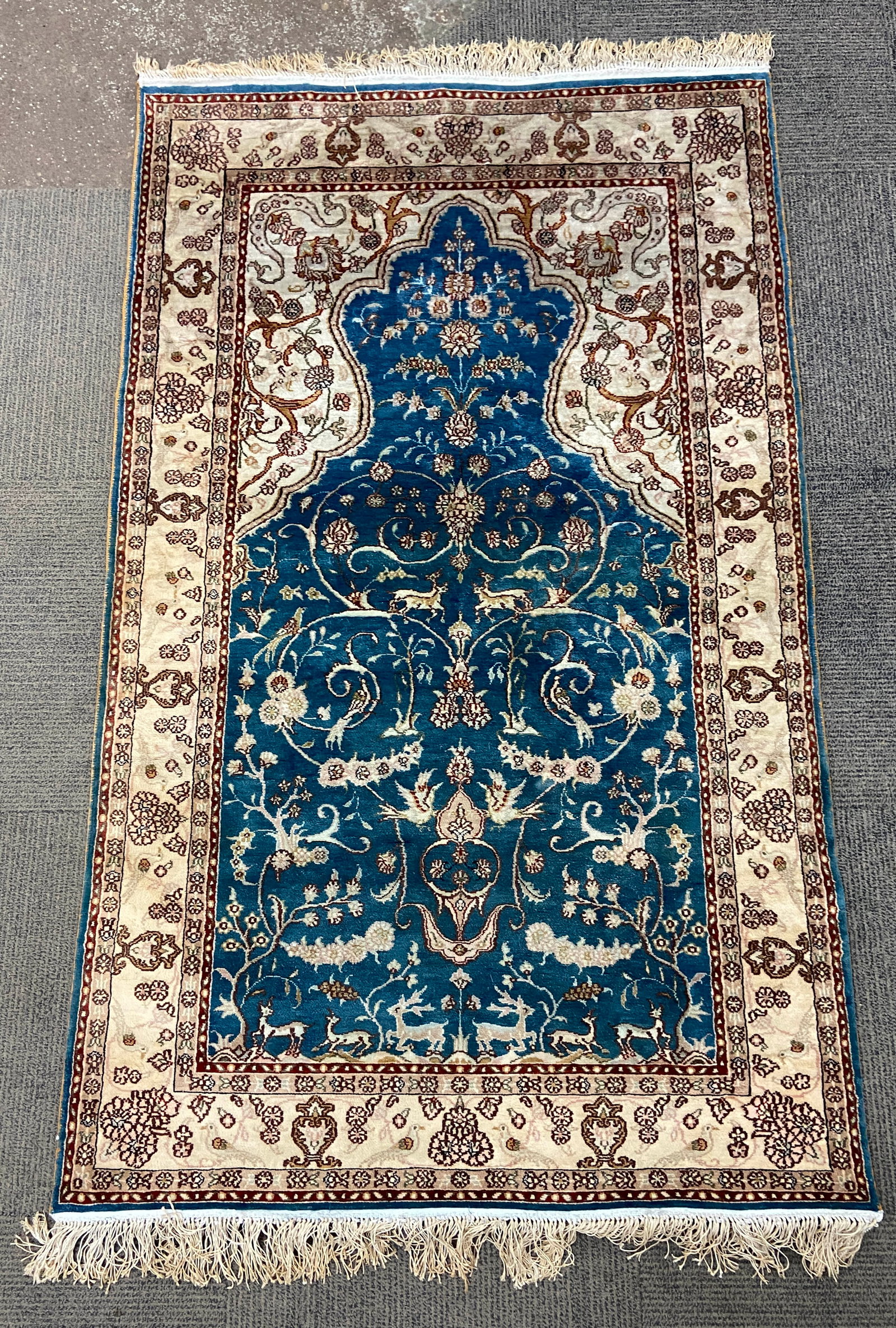 3' 1" x 5' 1" Blue Silk Hereke Rug. (1 of 5)