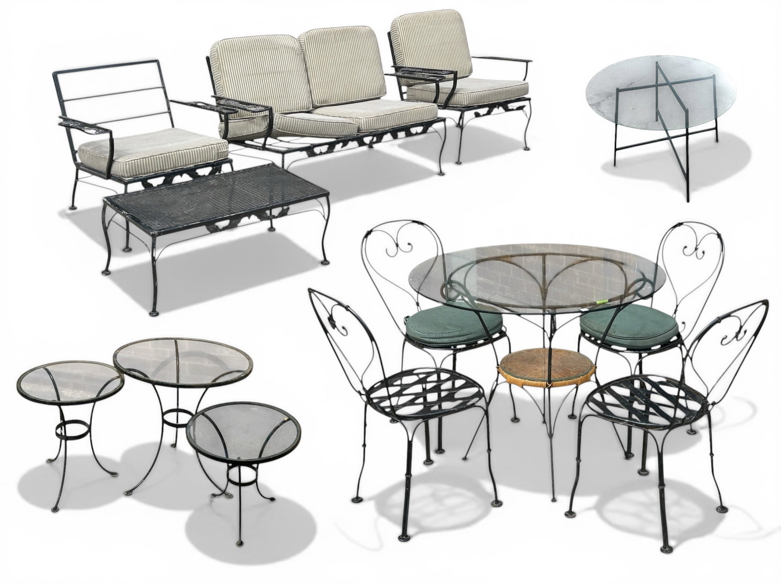 Large Lot of Outdoor Patio Furniture. (1 of 19)