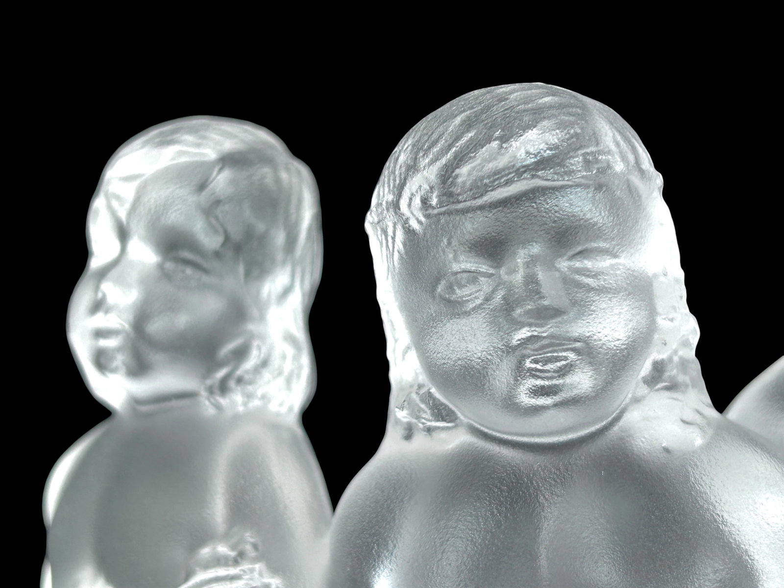 Lalique France "Luxembourg" Frosted Sculpture. - 18