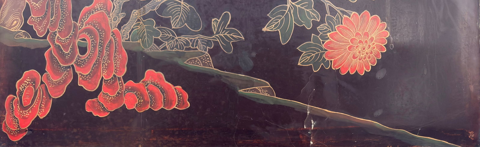 Large Old Chinese Carved Lacquer Table Screen. - 5