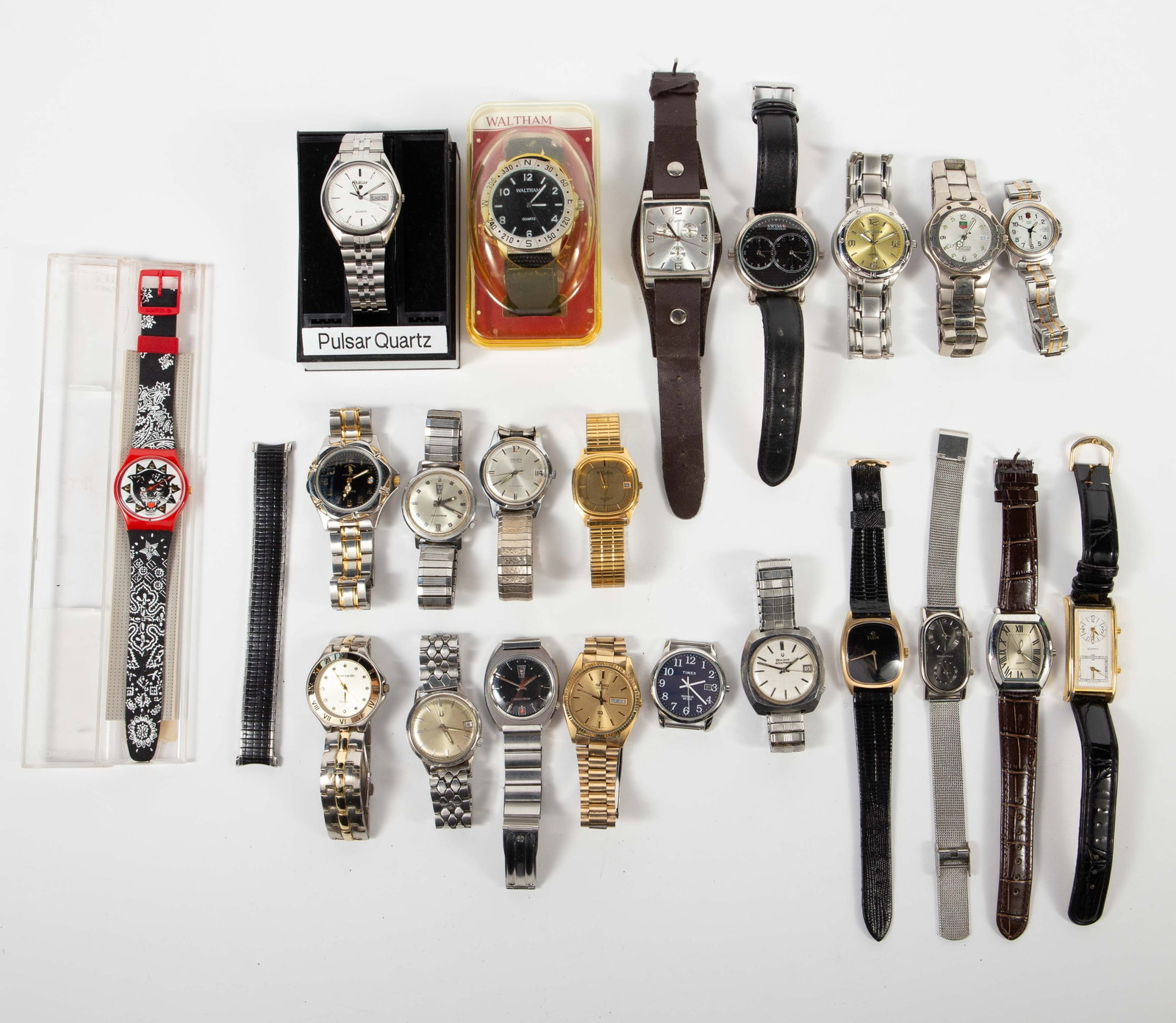 Lot of Vintage Men's Wristwatches - Bulova, Tissot: The lot contains 23 mostly vintage wristwatches. The stand out items are a Bulova Accutron up/down, a Bulova TV case, a Mathey-Tissot dual time, a Gruen Precision 17 jewels (ticks), a Tag Heuer
