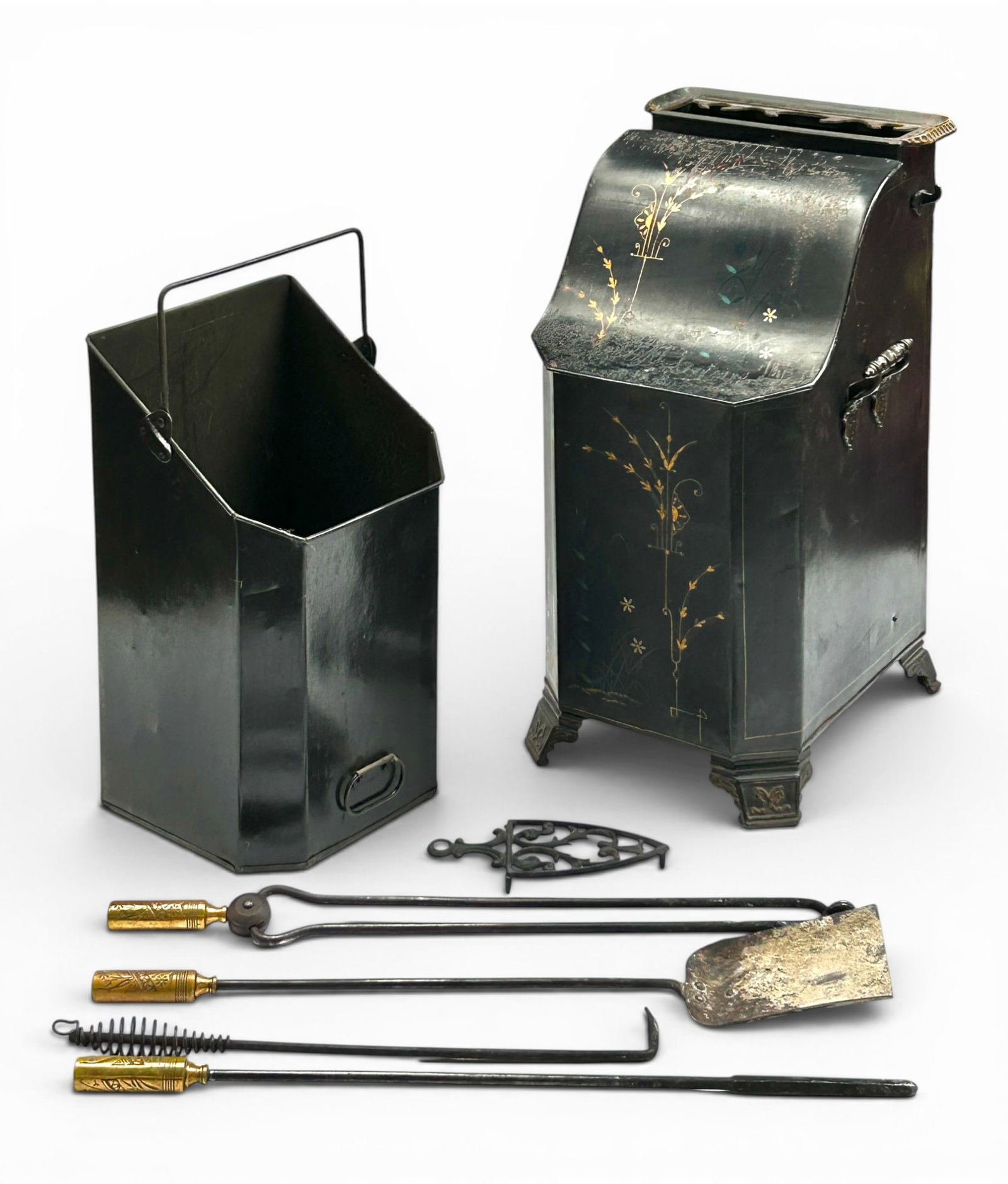 Antique Pntd Coal Scuttle & Tools - Sidney Shepard (1 of 16)