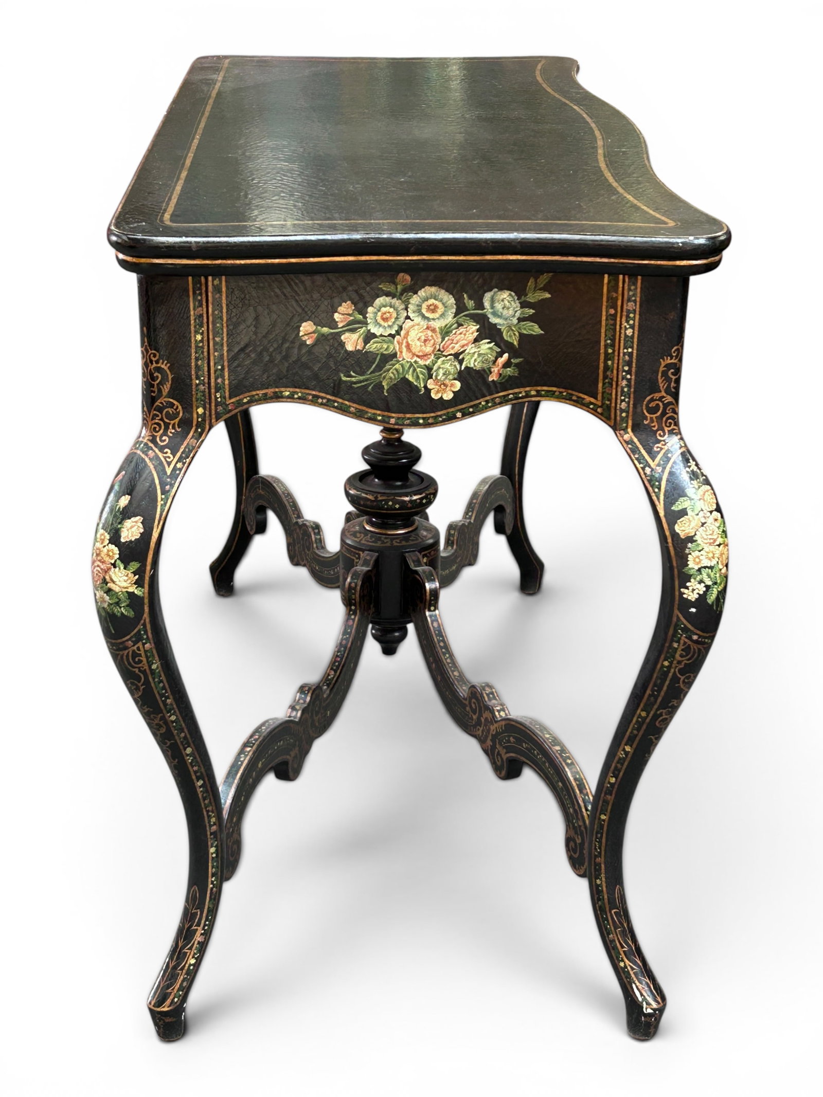 Black Lacquer Console Table. - 12