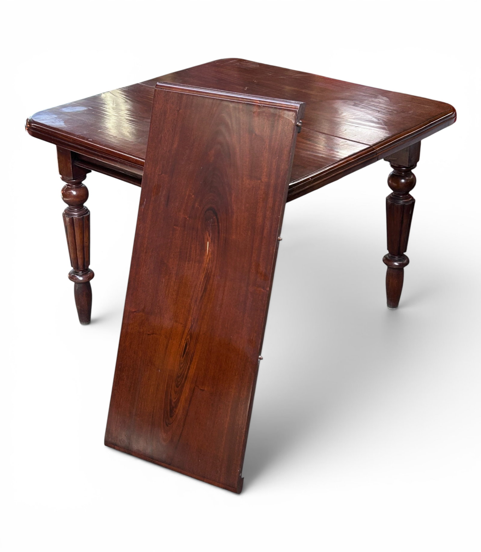 Antique Mahogany Dining Table. (1 of 8)