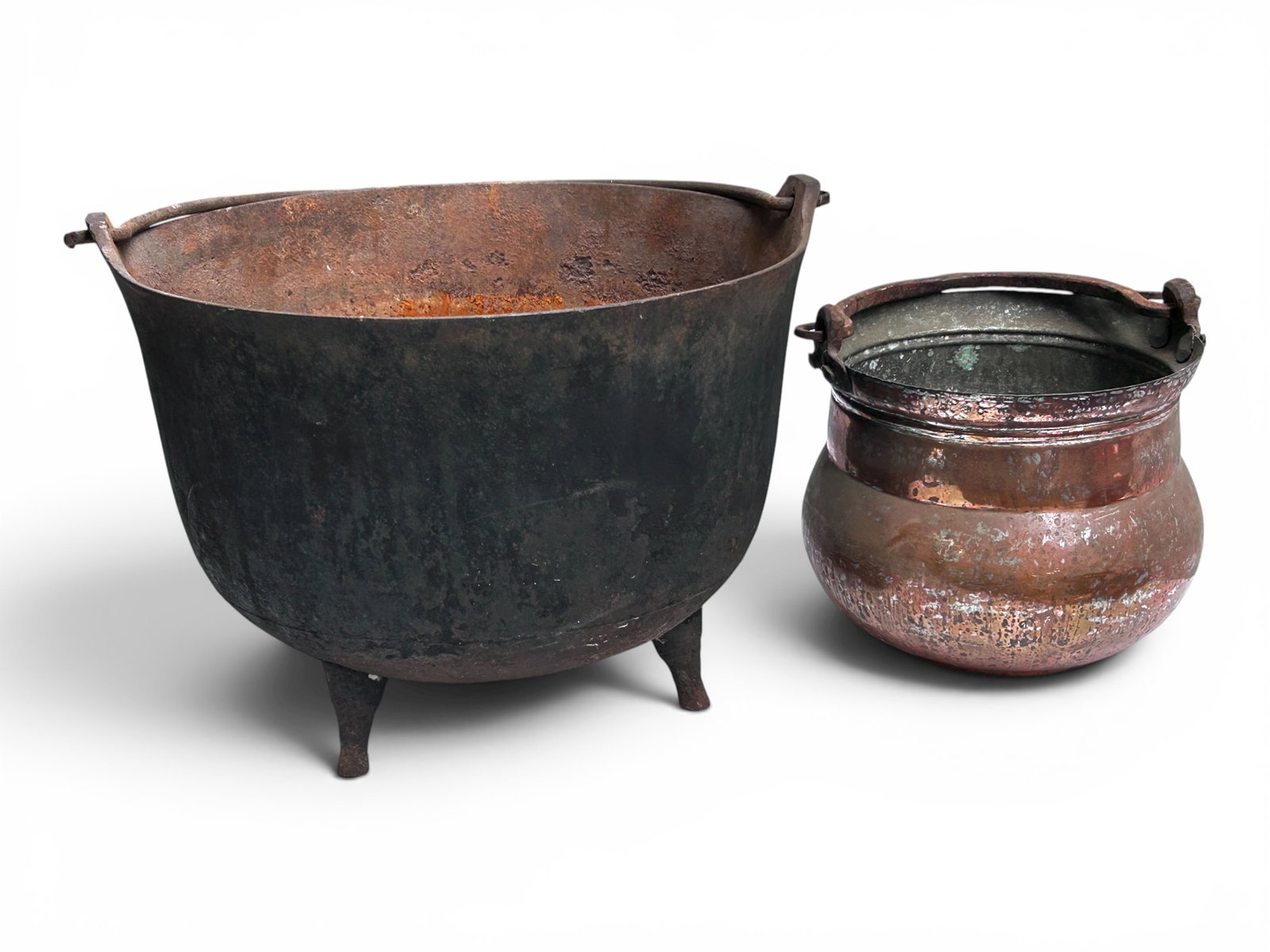 2 Antique Cauldrons, Cast Iron w/ Legs & Copper ? (1 of 11)
