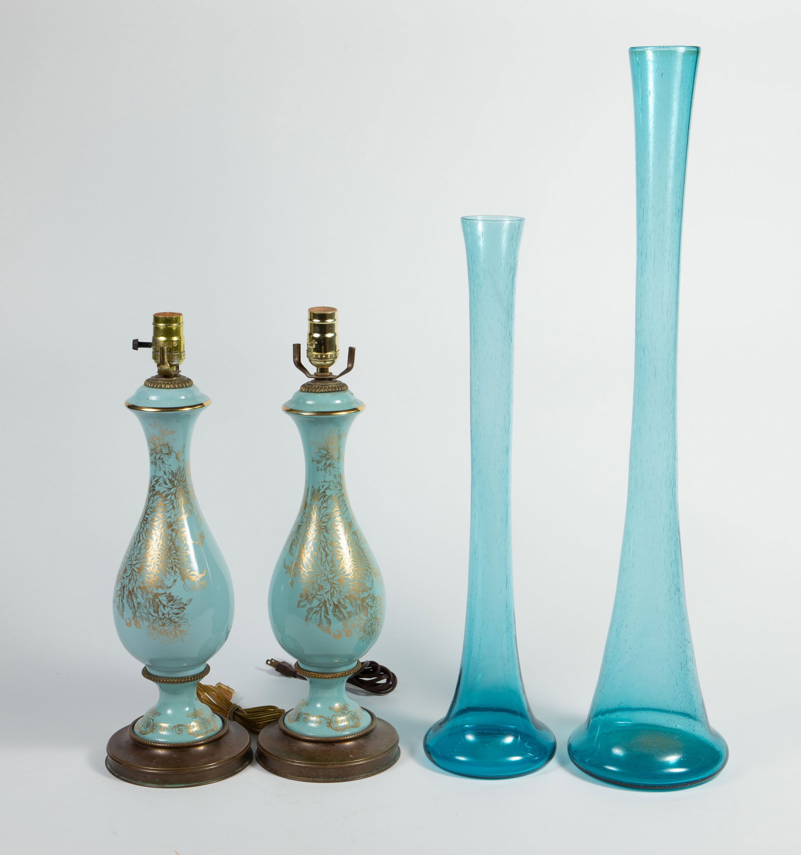 Lot: Paul Hanson? Flower Lamps, Glass Vases. (1 of 8)