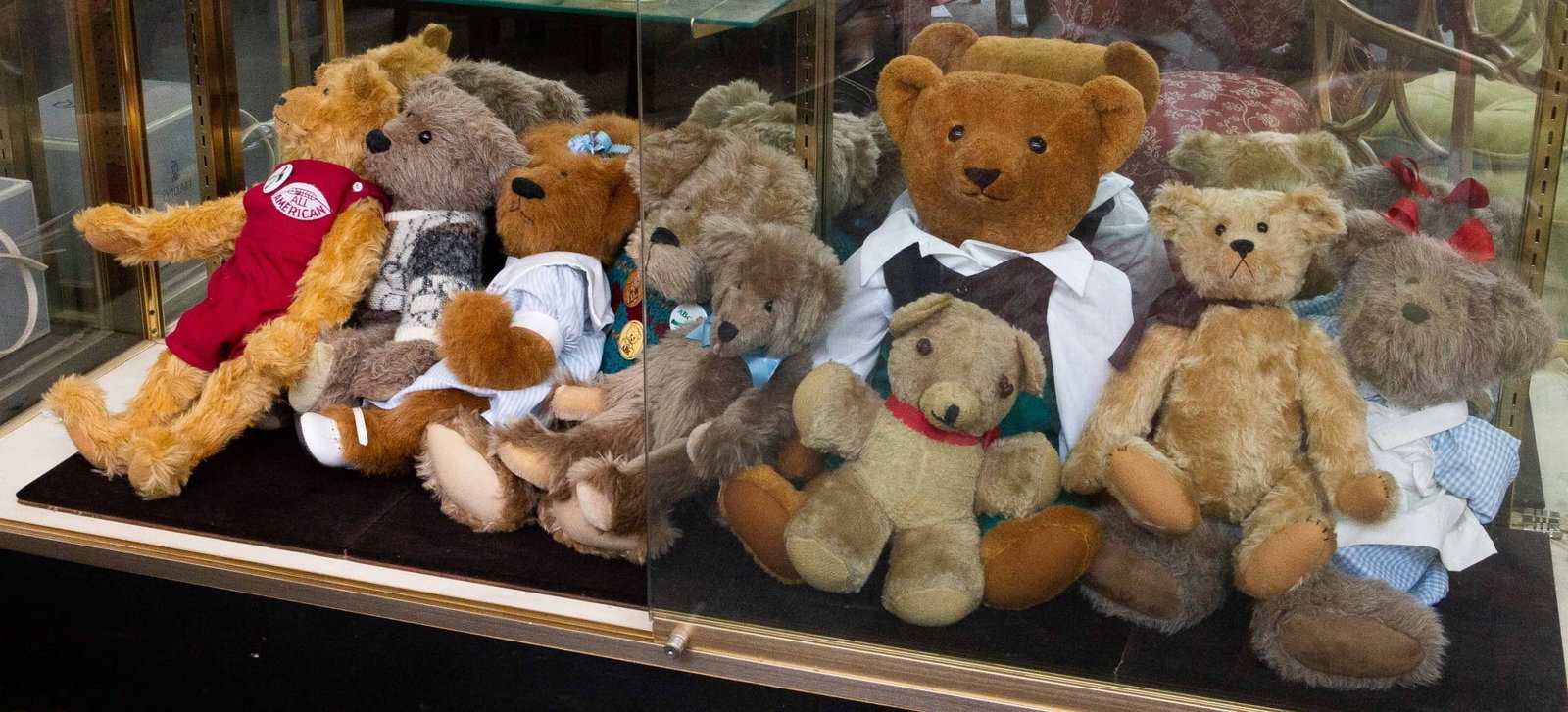 Lot of Artisan OOAK Large Teddy Bears, Some Signed: This lot looks to be in very nice condition overall. Most of the bears are jointed and weighted, with handmade clothes and accessories. They are all one of a kind bears, 9 in total. The artists/brands
