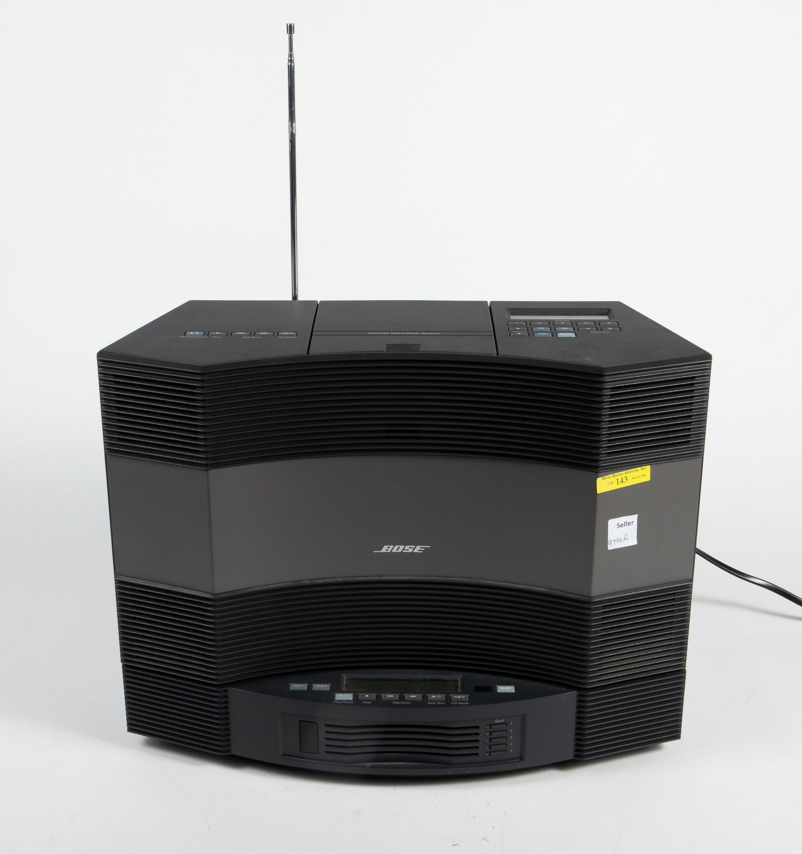 Bose Acoustic Wave Music System & 5 CD Changer. (1 of 7)