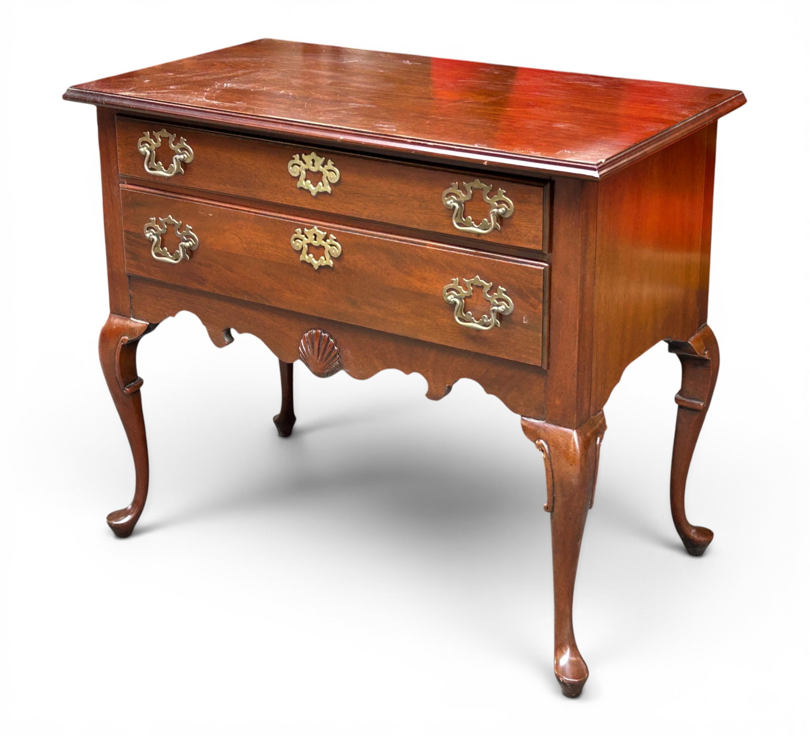 Mahogany Queen Anne Style Lowboy Drawer Chest. (1 of 10)