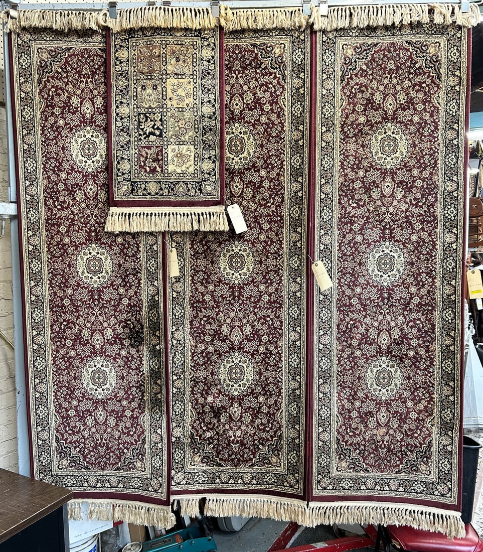 Lot - 4 Silk-Like Machine Made Rugs - 3 Runners. (1 of 8)