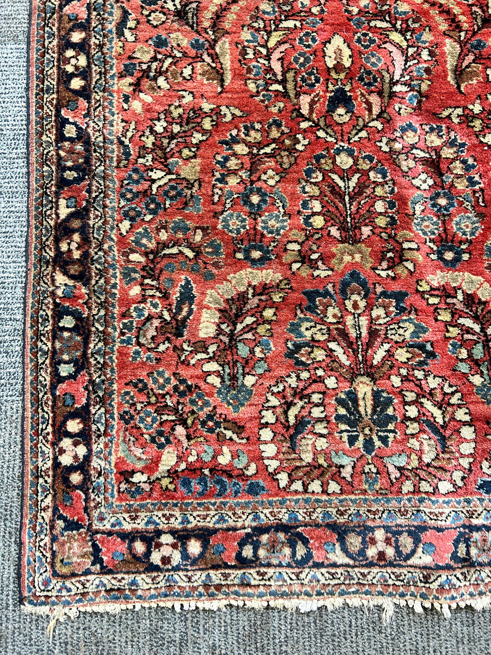 2' 6" x 6' 5" Sarouk Runner Rug. - 3