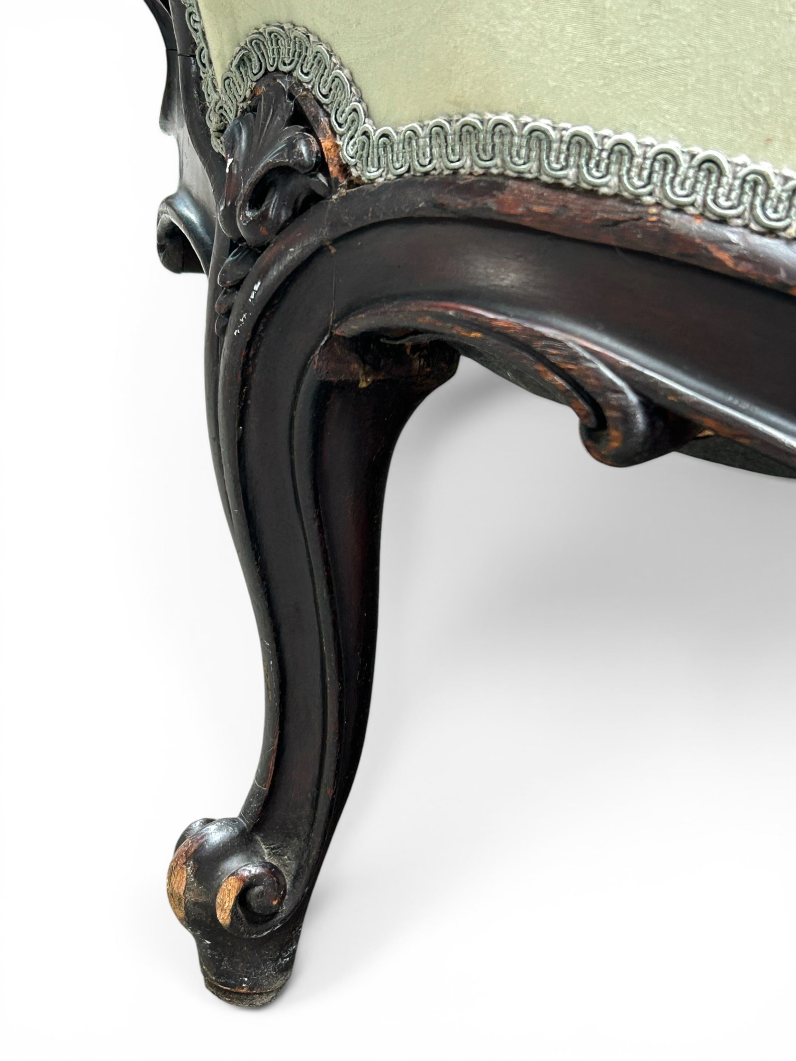 Antique Carved Victorian Settee. - 10